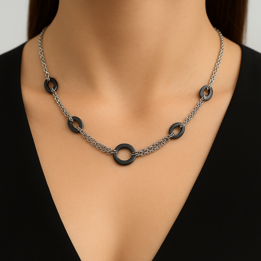 Collier Long en Acier Inoxydable avec Anneaux Noirs