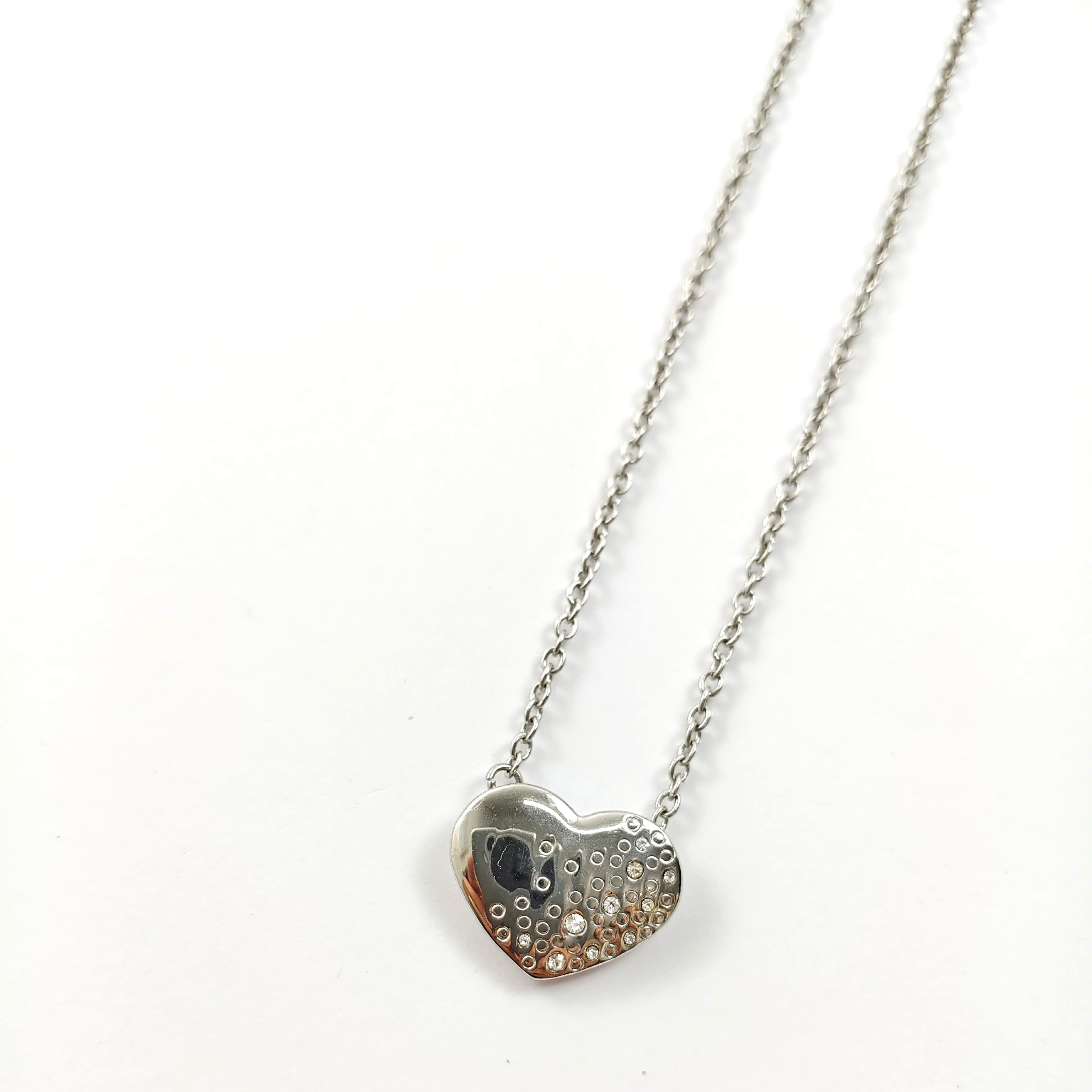 Collier Cœur en Acier Inoxydable – Finition Collier Cœur en Acier Inoxydable – Finition