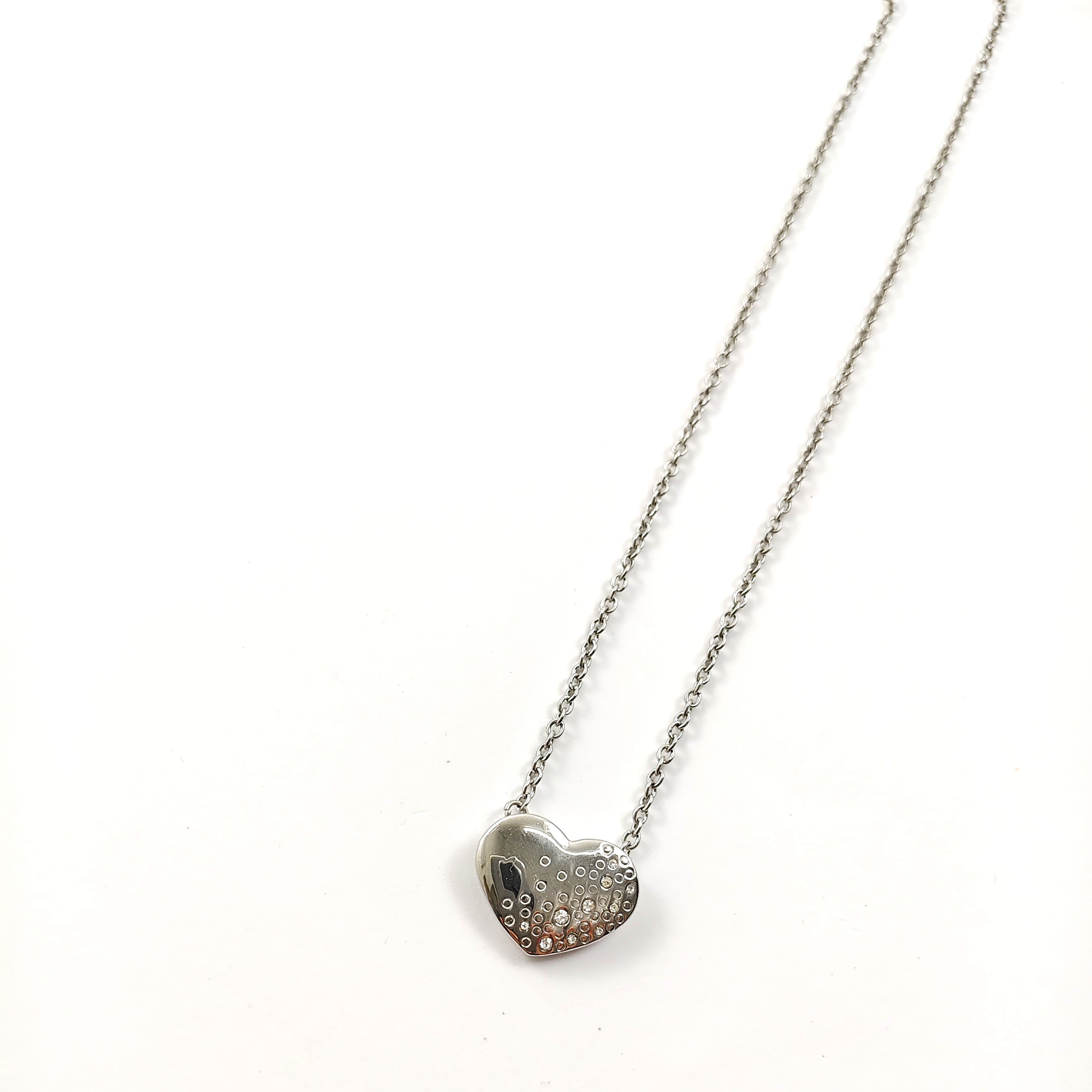 Collier Cœur en Acier Inoxydable – Finition Collier Cœur en Acier Inoxydable – Finition