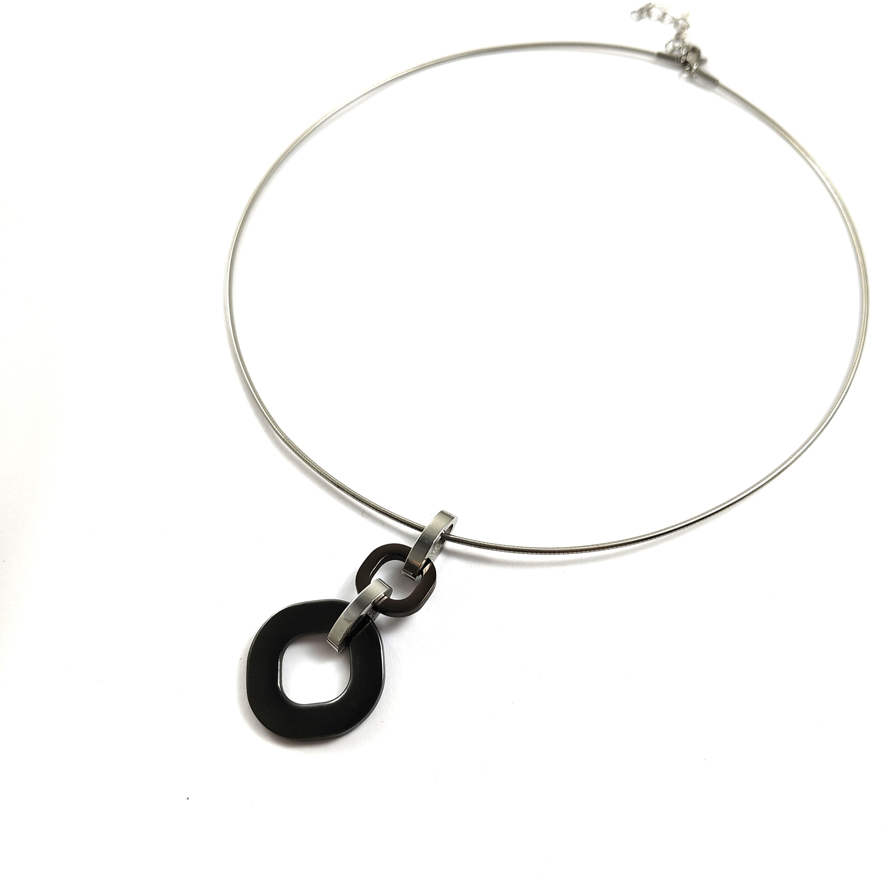 Collier Design Cercle Noir & Acier Inoxydable Collier Design Cercle Noir & Acier Inoxydable