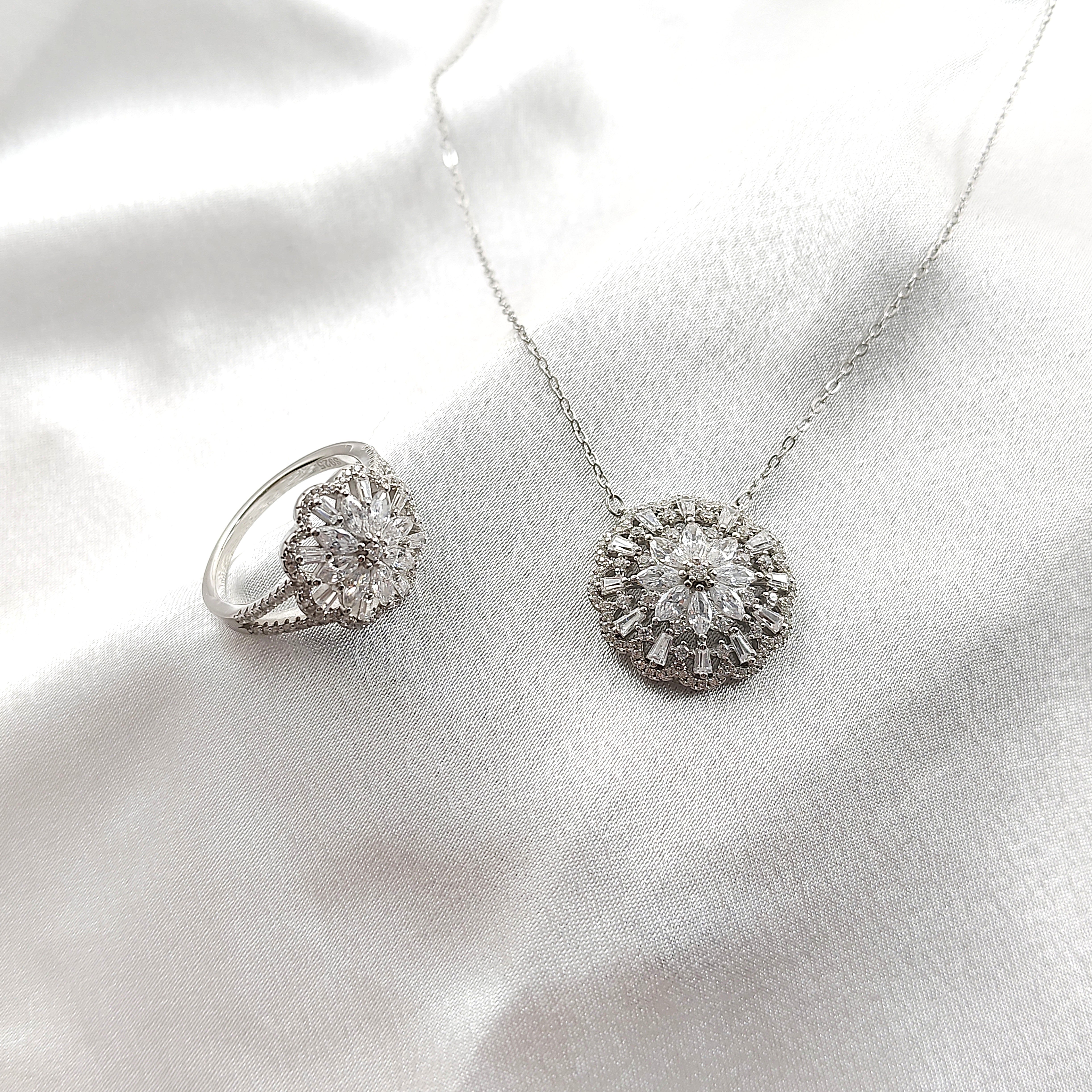 Parure en Argent et Zirconium Parure en Argent et Zirconium