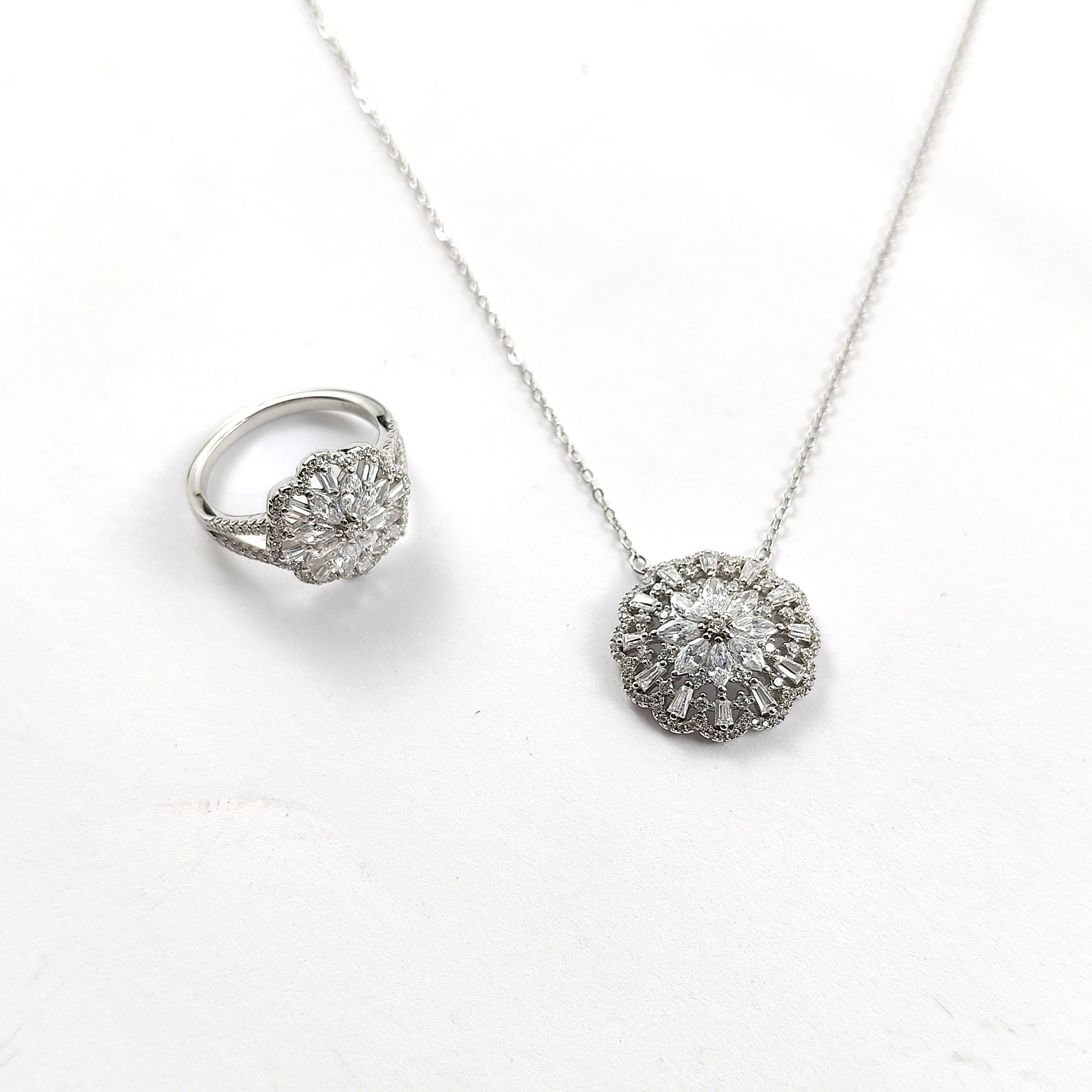 Parure en Argent et Zirconium Parure en Argent et Zirconium