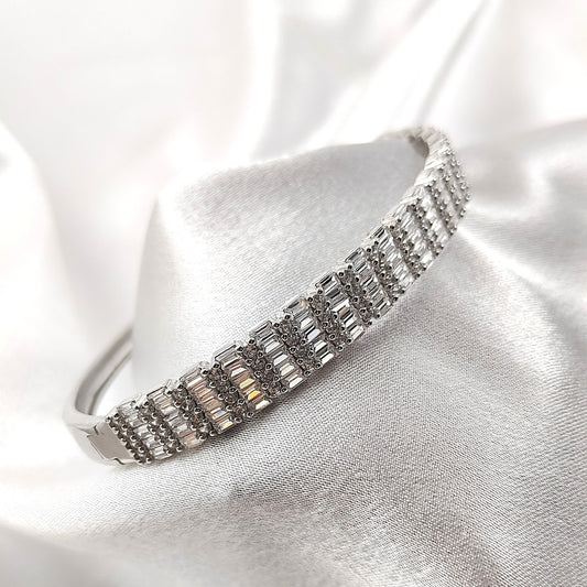 Bracelet en Argent – Éclat Intemporel à Maillons Sertis