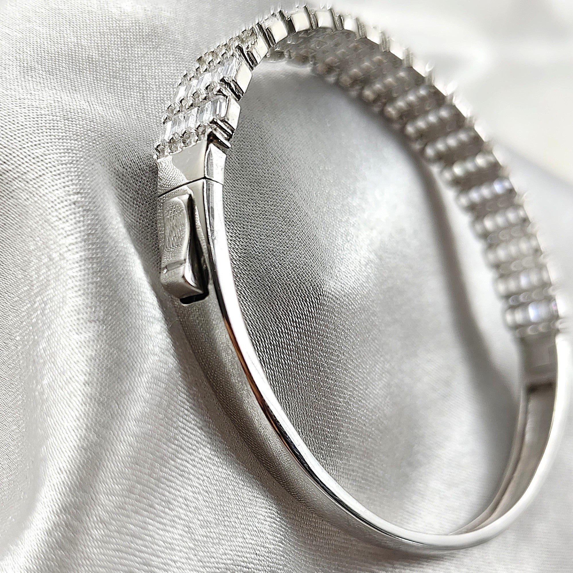 Bracelet en Argent – Éclat Intemporel à Maillons Sertis Bracelet en Argent – Éclat Intemporel à Maillons Sertis