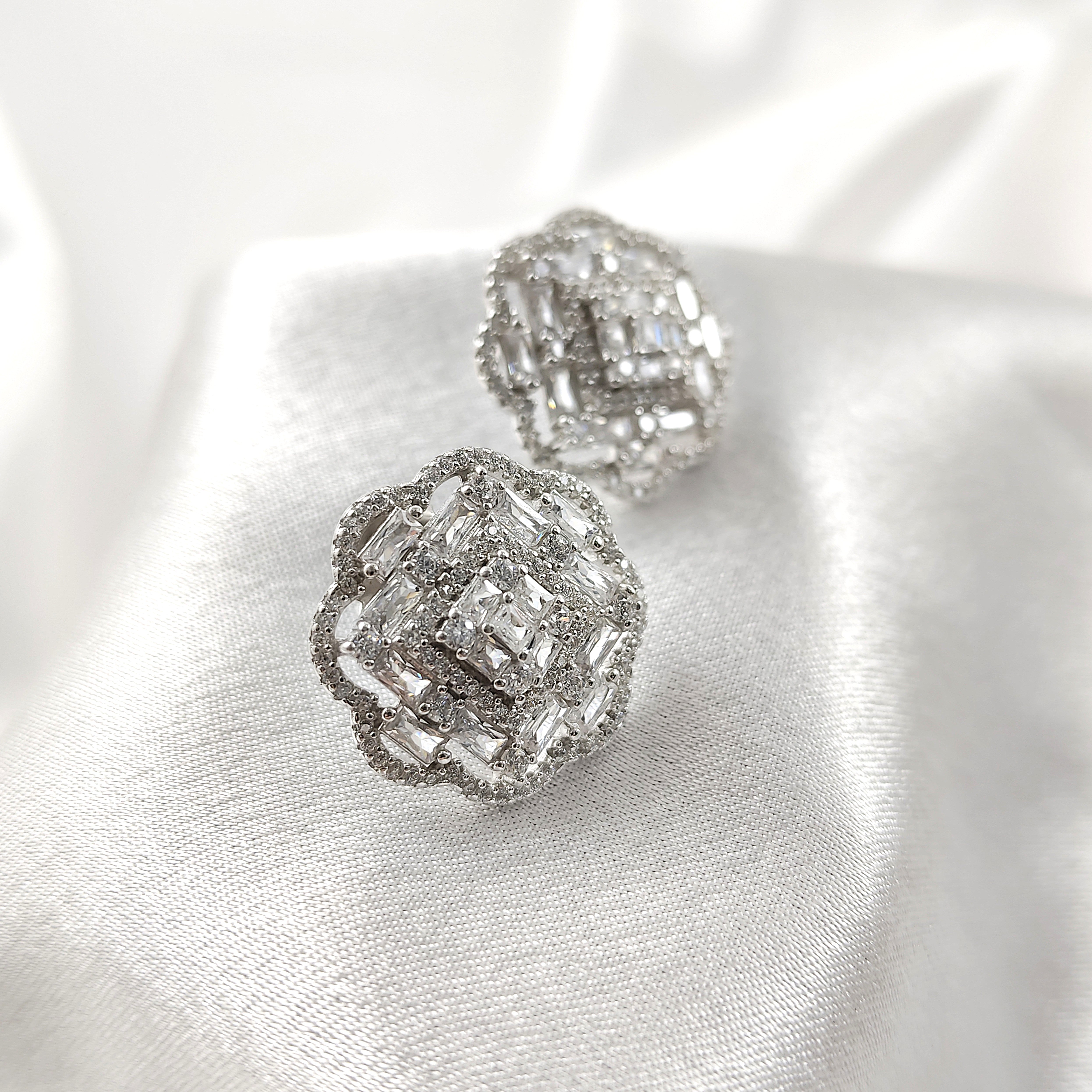 Boucles d’Oreilles Prestige Florale en Argent et Zircons Boucles d’Oreilles Prestige Florale en Argent et Zircons