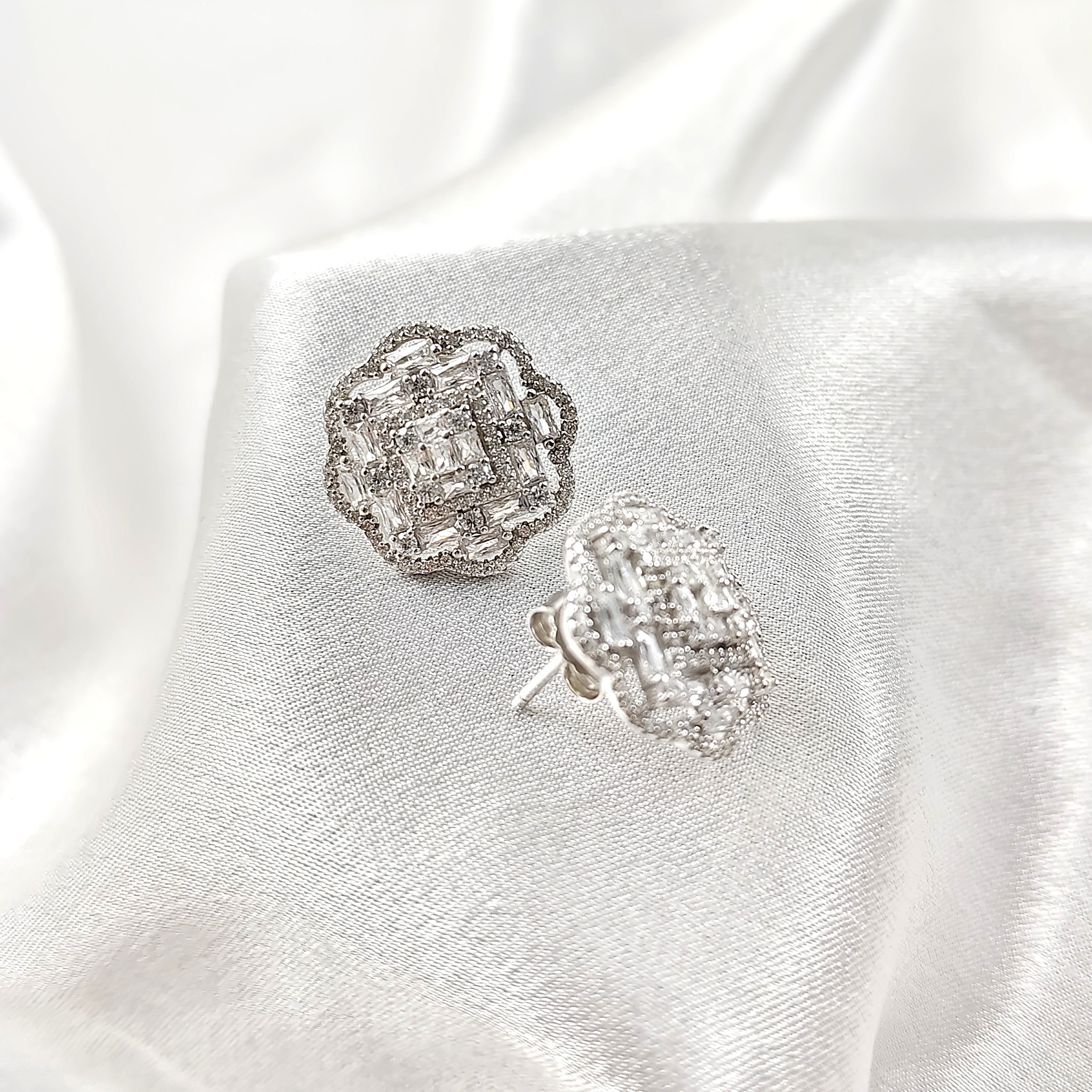 Boucles d’Oreilles Prestige Florale en Argent et Zircons Boucles d’Oreilles Prestige Florale en Argent et Zircons