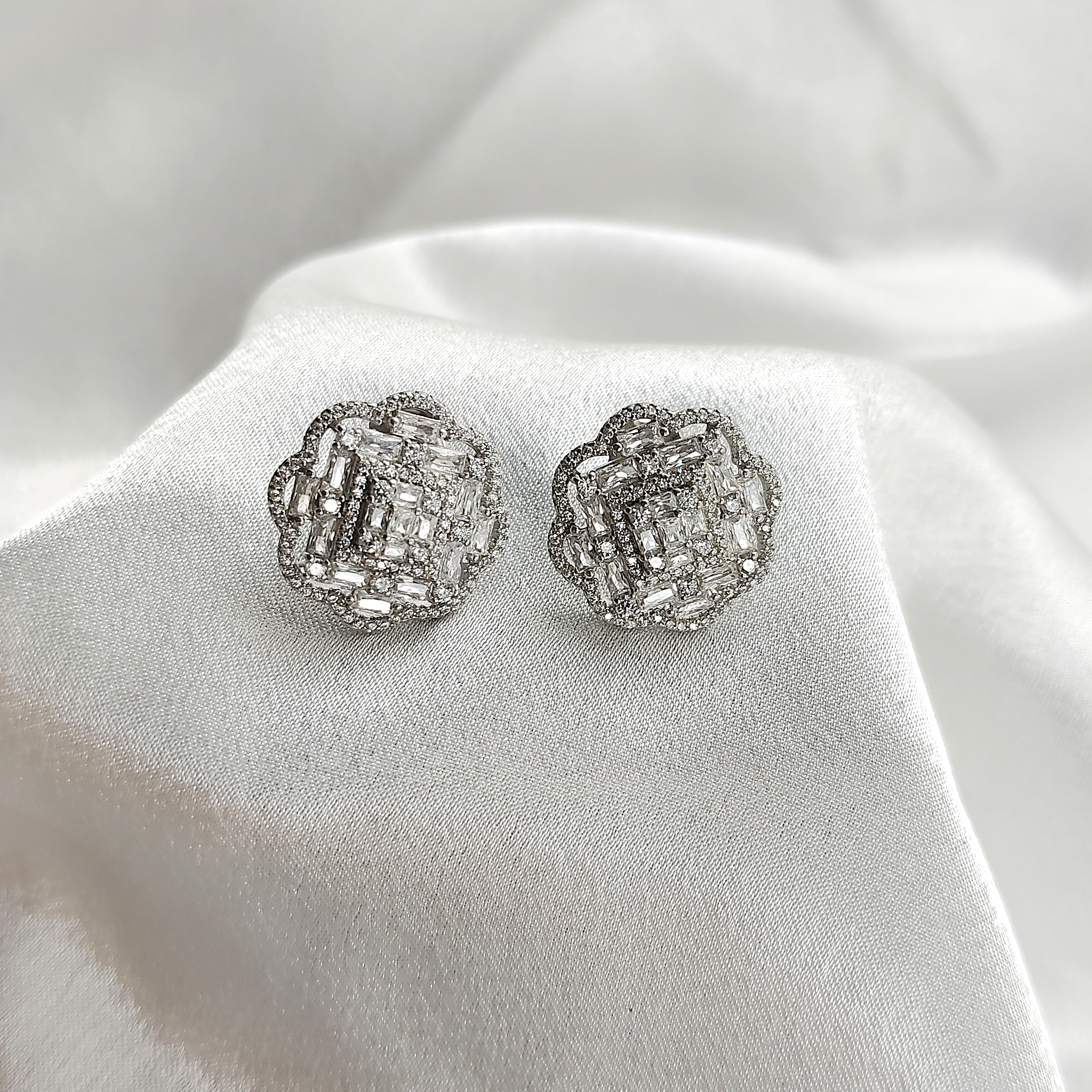 Boucles d’Oreilles Prestige Florale en Argent et Zircons Boucles d’Oreilles Prestige Florale en Argent et Zircons