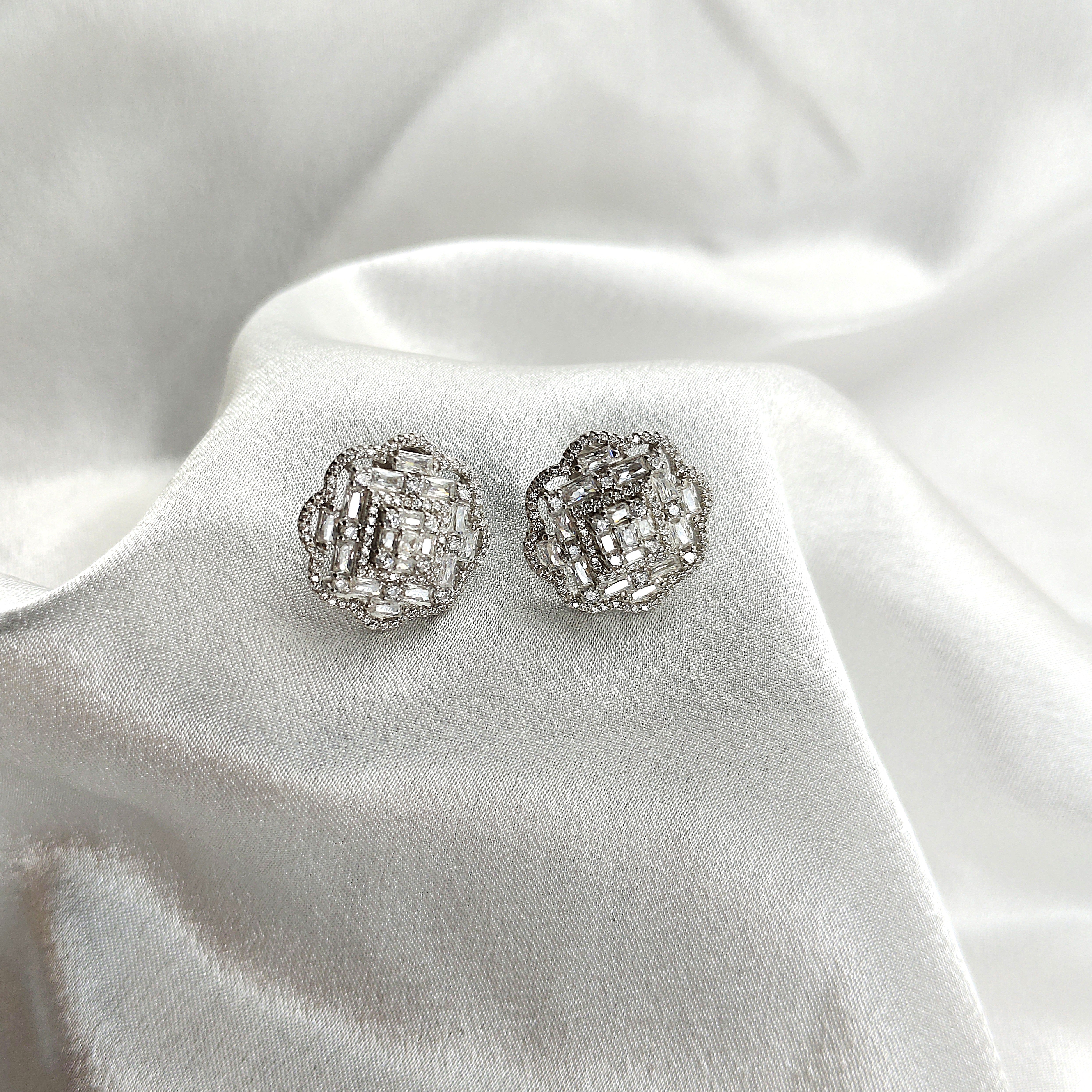 Boucles d’Oreilles Prestige Florale en Argent et Zircons Boucles d’Oreilles Prestige Florale en Argent et Zircons