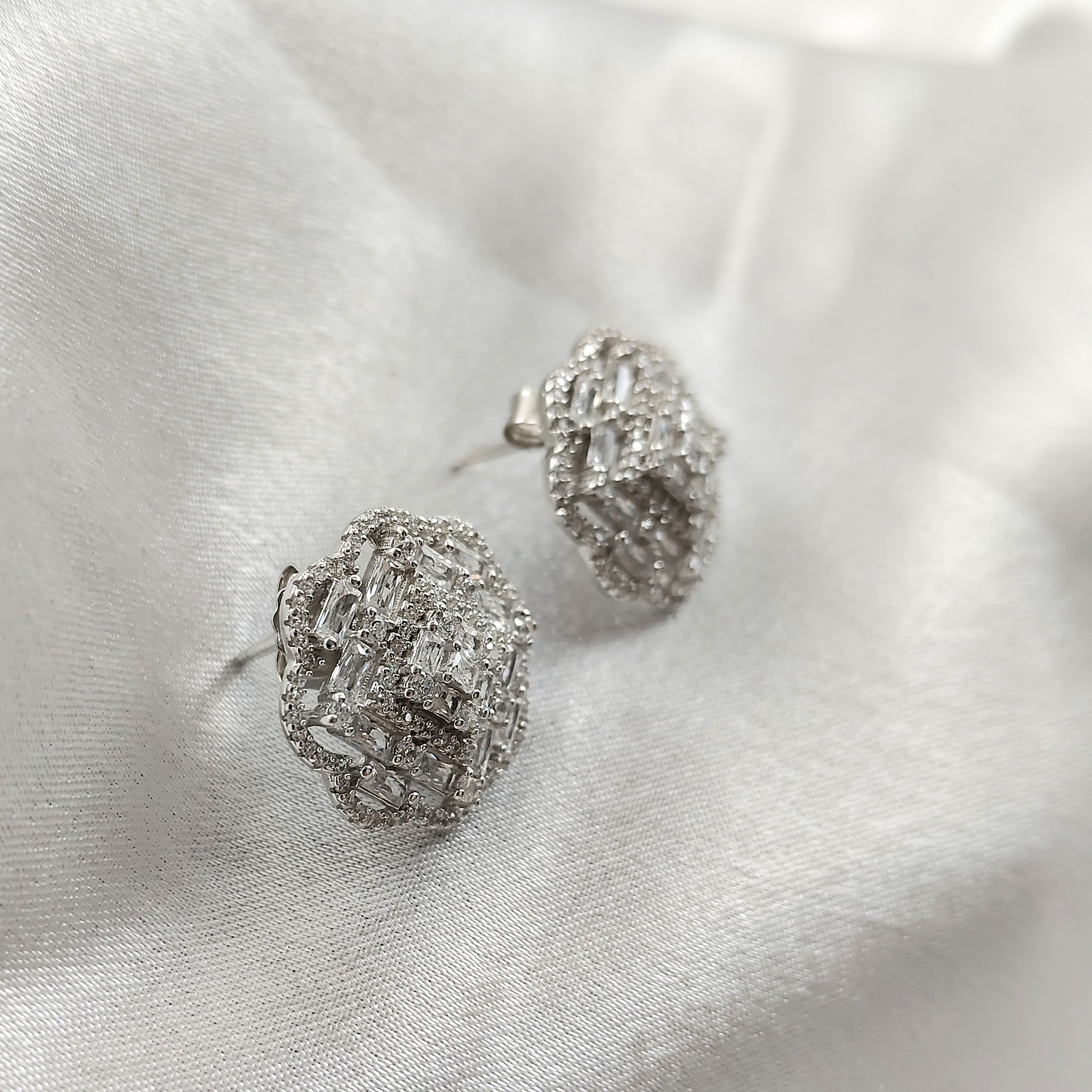 Boucles d’Oreilles Prestige Florale en Argent et Zircons Boucles d’Oreilles Prestige Florale en Argent et Zircons