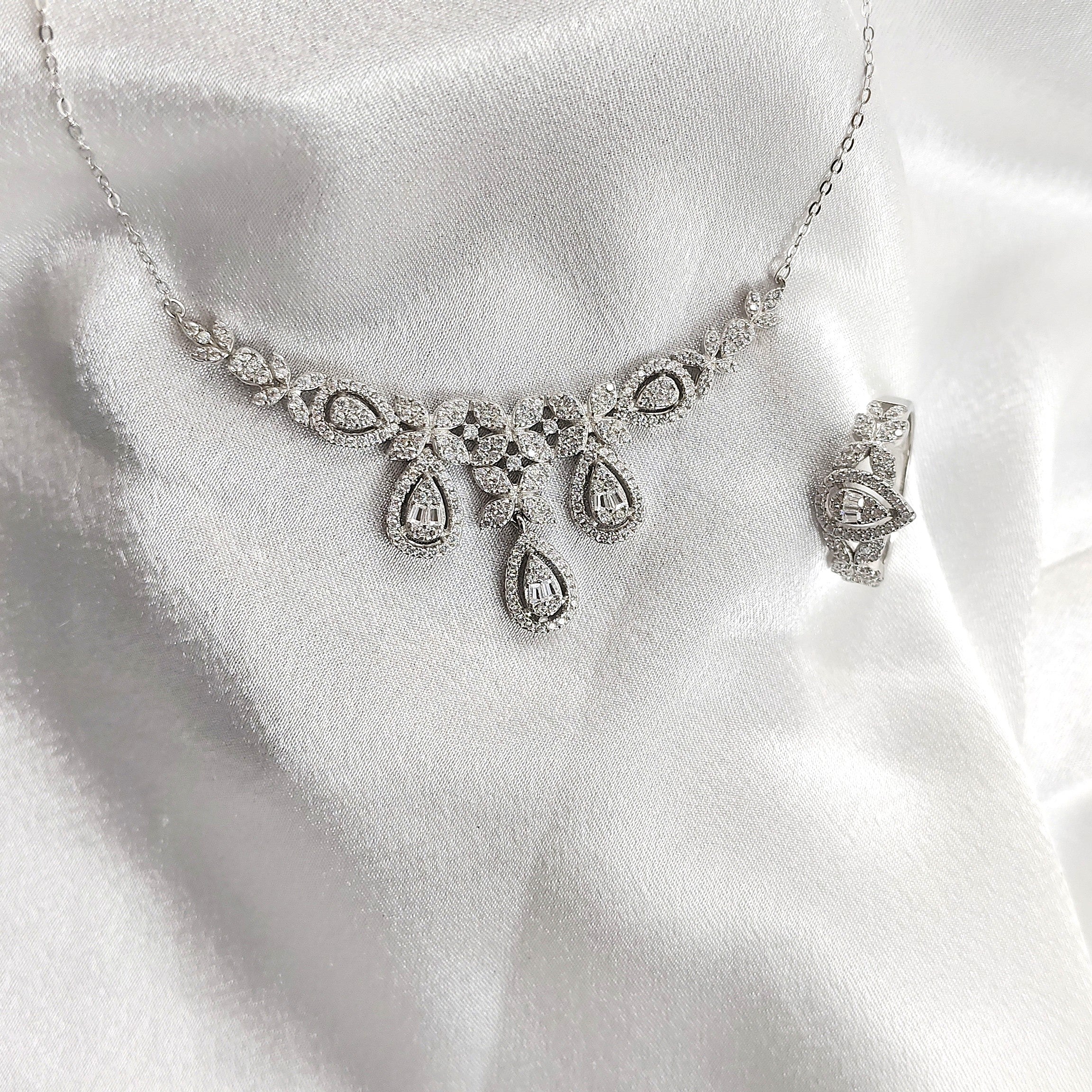 Parure Élégance Royale en Argent Parure Élégance Royale en Argent
