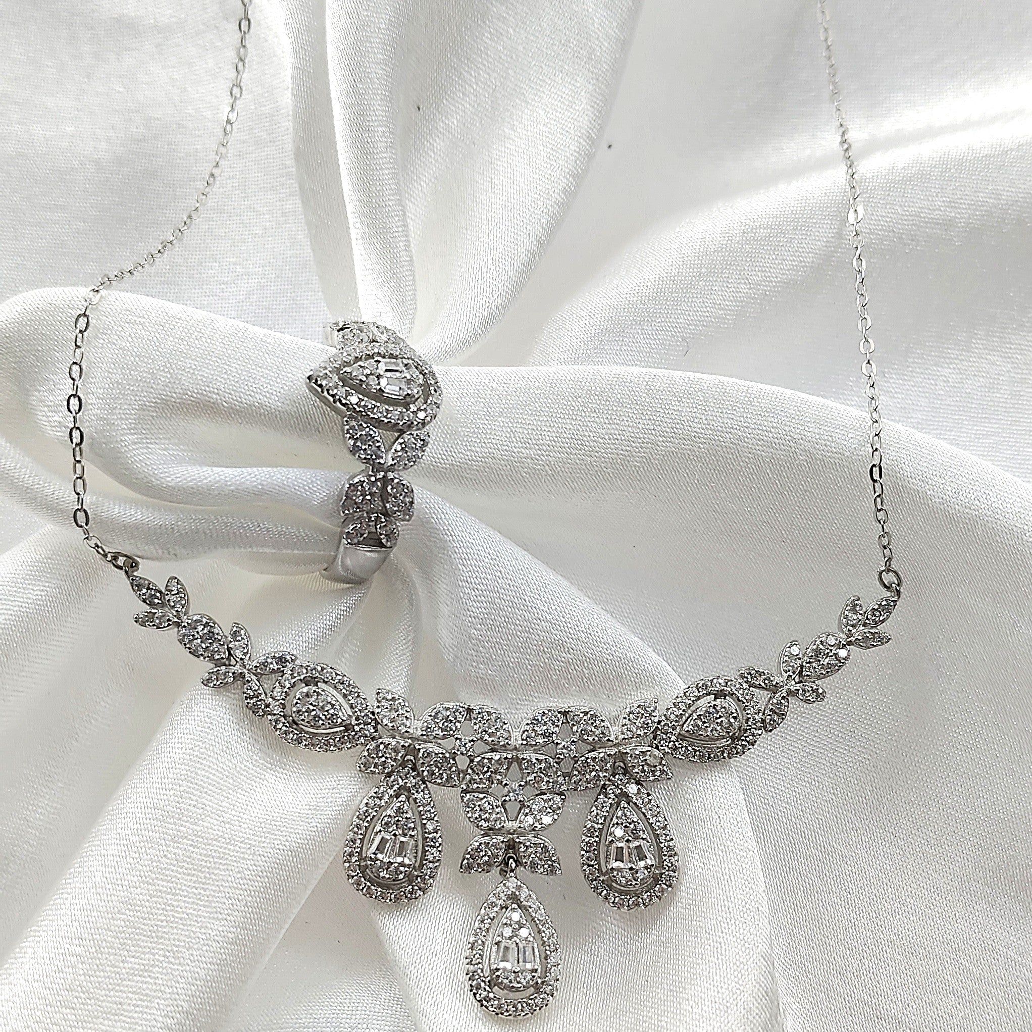 Parure Élégance Royale en Argent Parure Élégance Royale en Argent