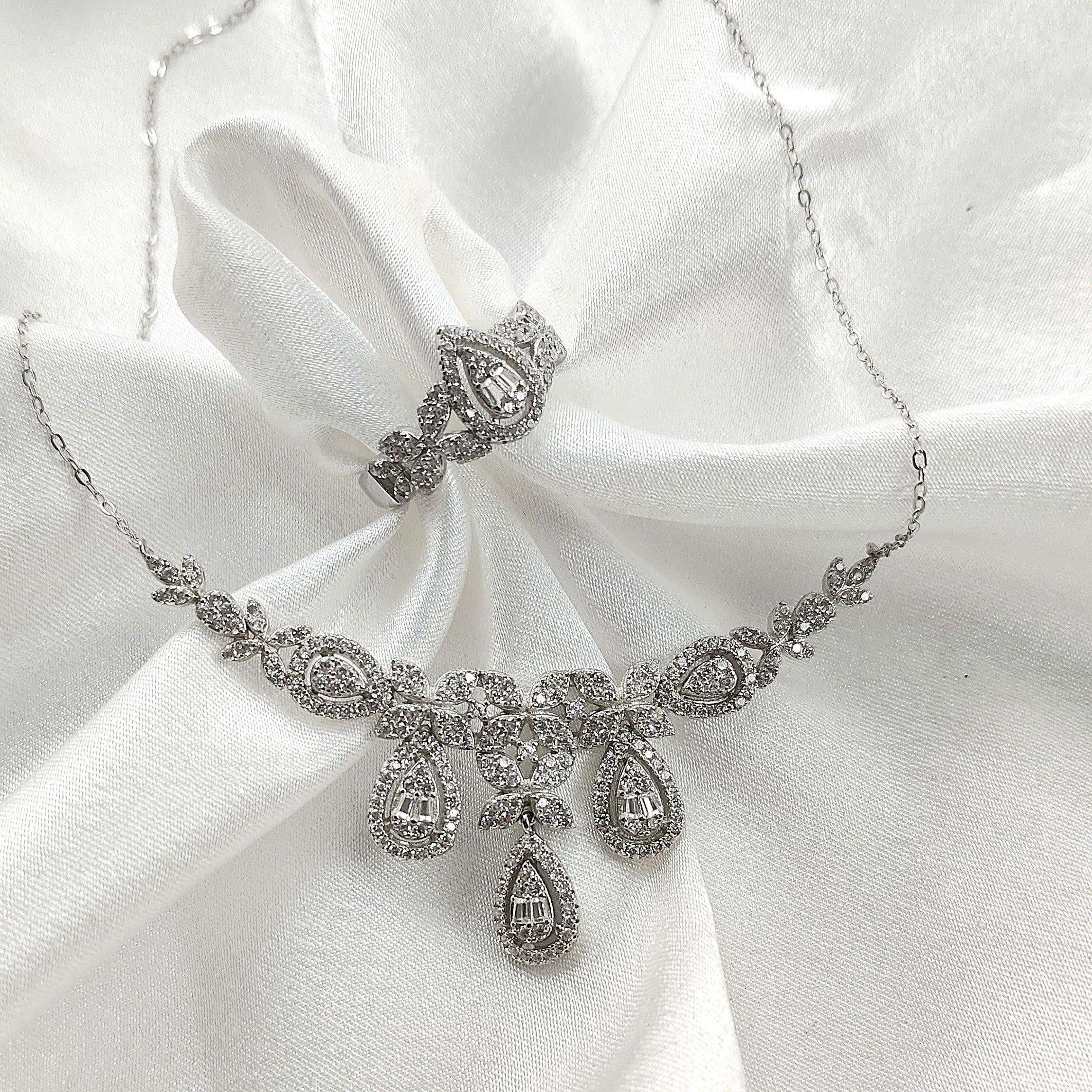 Parure Élégance Royale en Argent Parure Élégance Royale en Argent