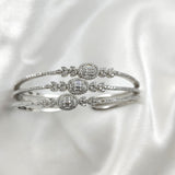 Bracelet Manchette en Argent Sertie de Zircons – Élégance Intemporelle Bracelet Manchette en Argent Sertie de Zircons – Élégance Intemporelle