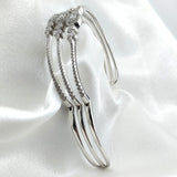 Bracelet Manchette en Argent Sertie de Zircons – Élégance Intemporelle Bracelet Manchette en Argent Sertie de Zircons – Élégance Intemporelle