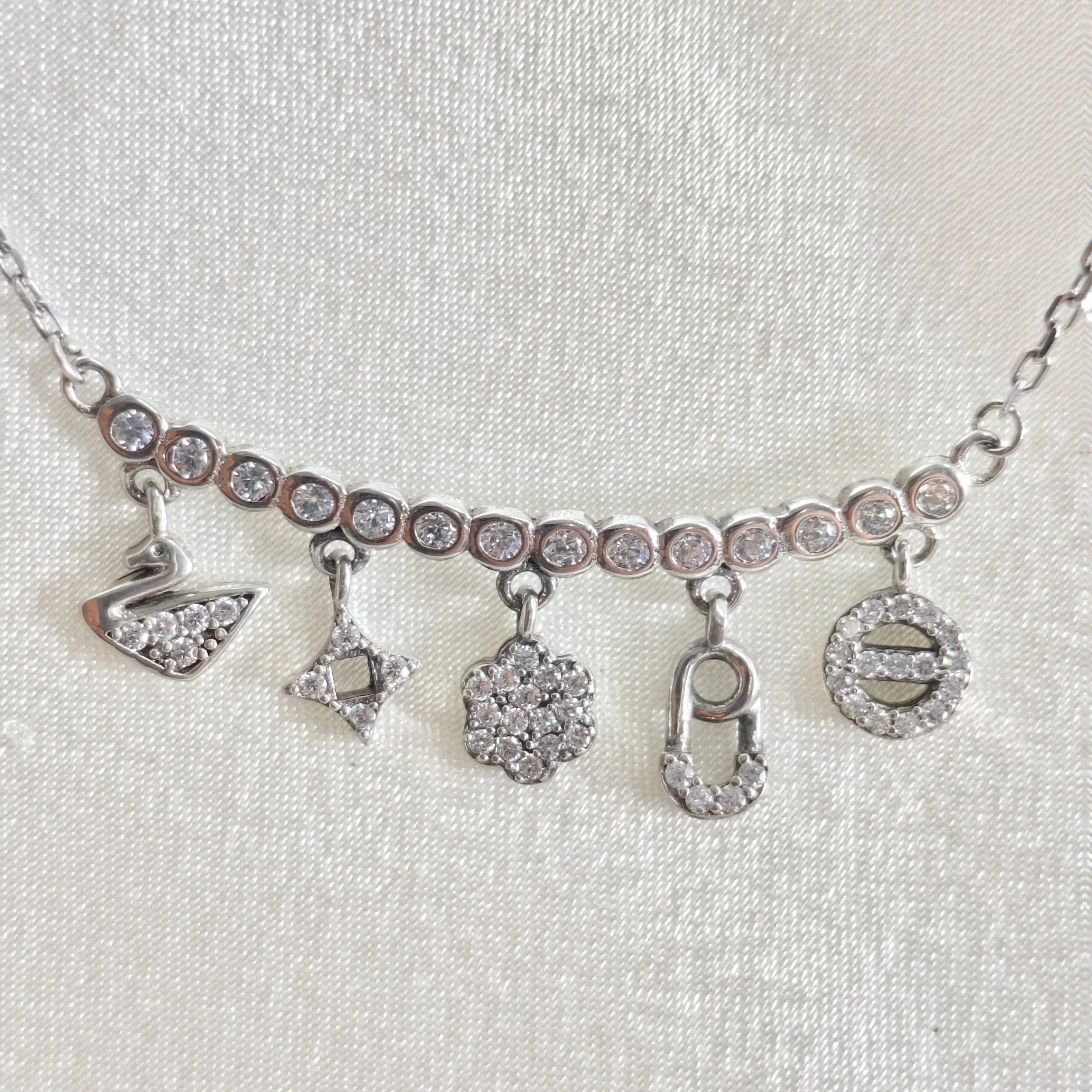 Collier “Charms Étincelants” en Argent Collier “Charms Étincelants” en Argent