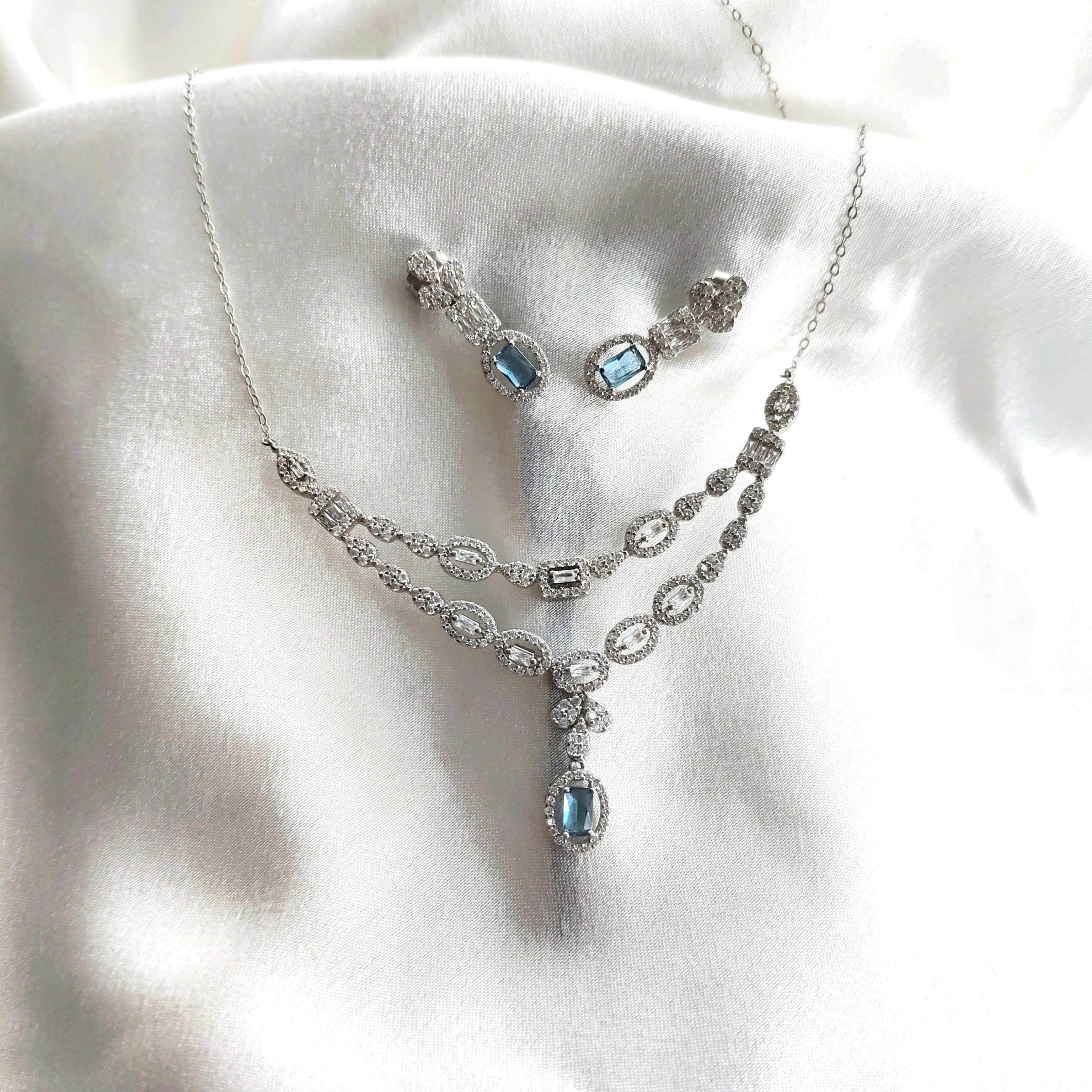 Parure Royale en Argent avec Pierres Bleues Parure Royale en Argent avec Pierres Bleues