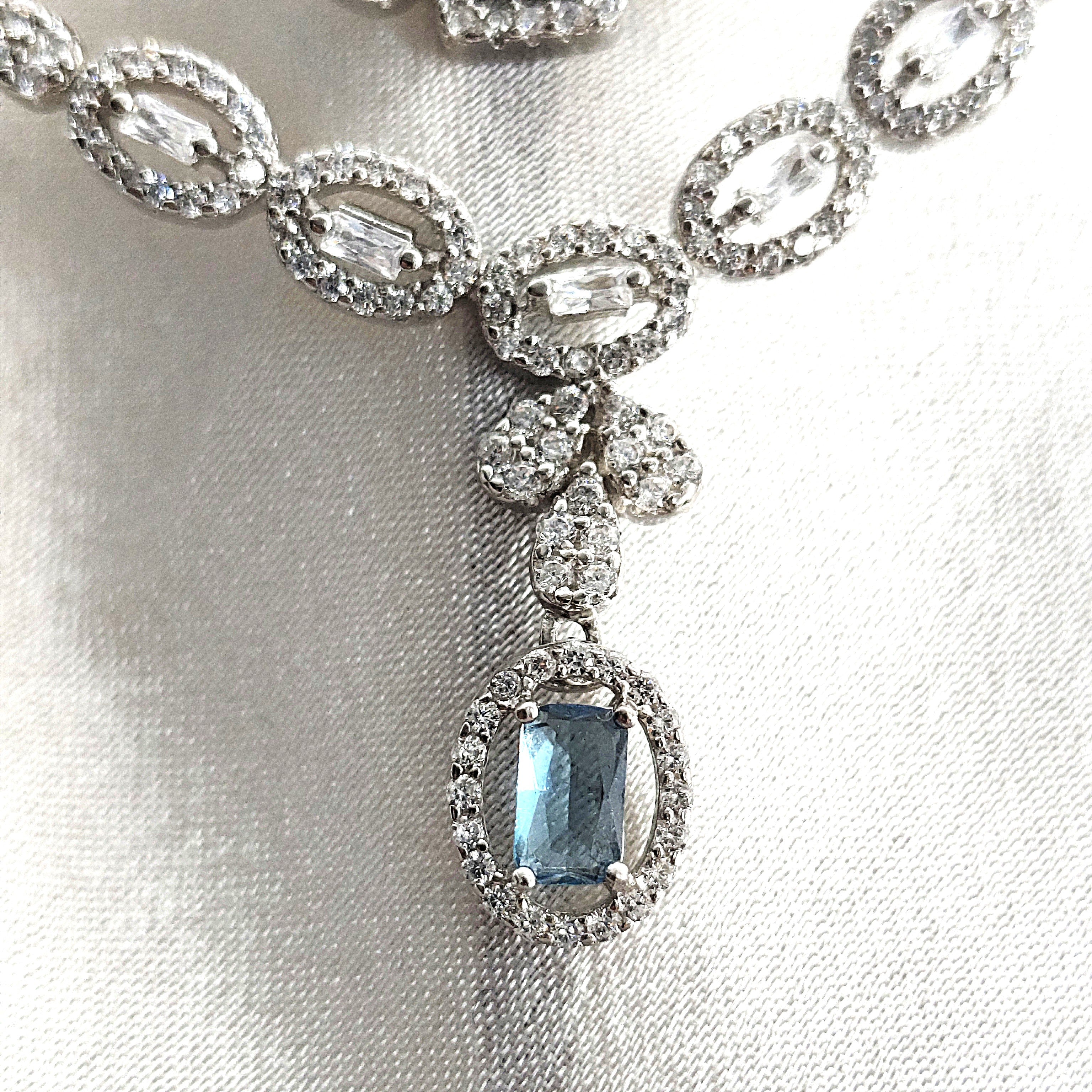 Parure Royale en Argent avec Pierres Bleues Parure Royale en Argent avec Pierres Bleues