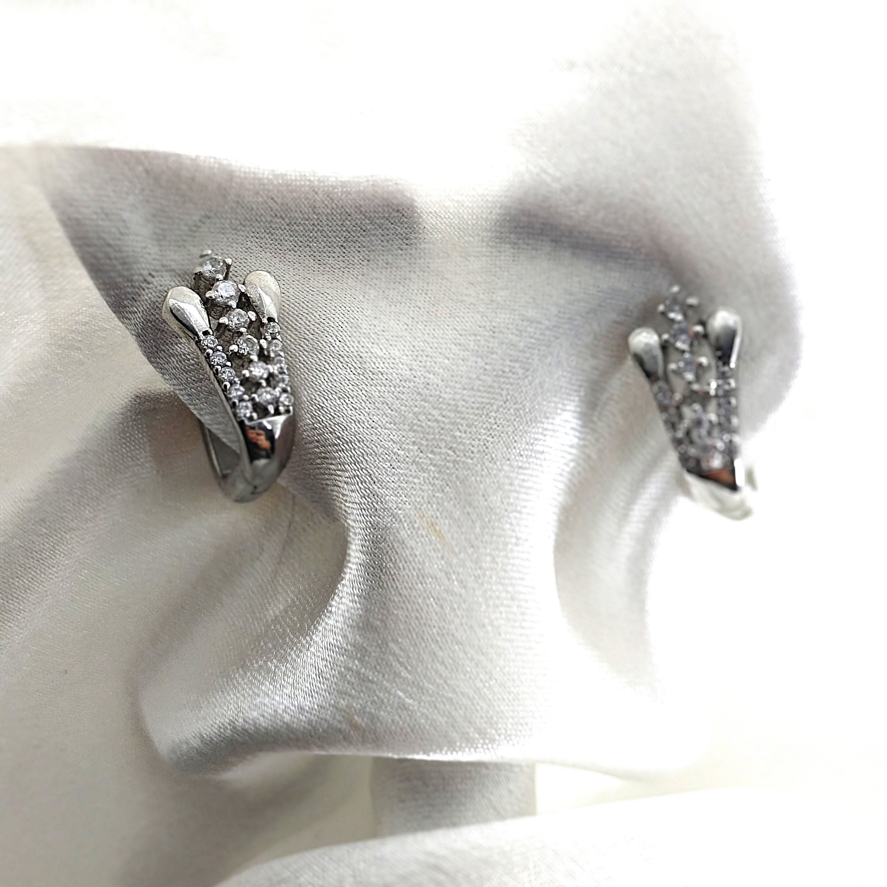 Boucles d’Oreilles “Éclat Couronne” en Argent Boucles d’Oreilles “Éclat Couronne” en Argent