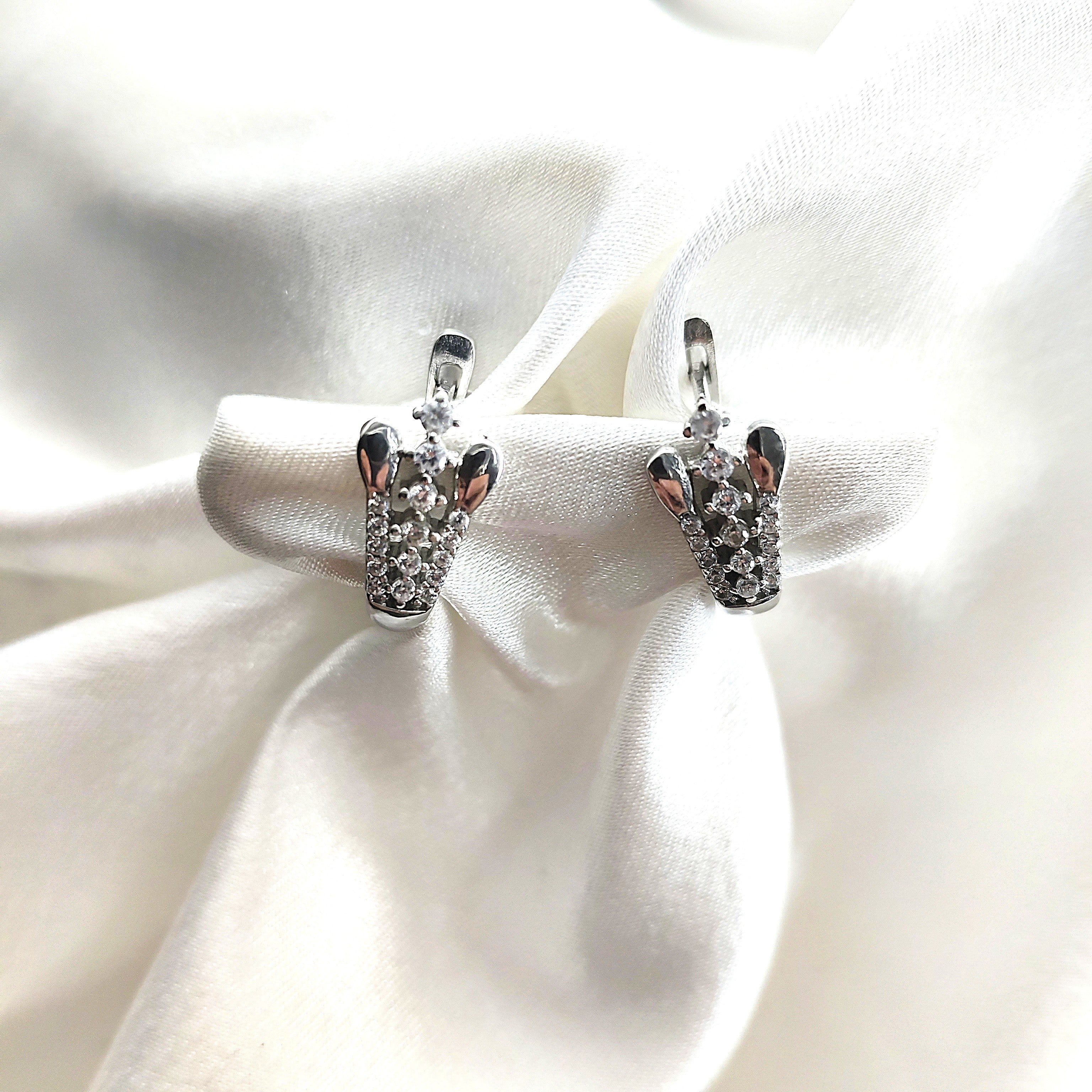 Boucles d’Oreilles “Éclat Couronne” en Argent Boucles d’Oreilles “Éclat Couronne” en Argent