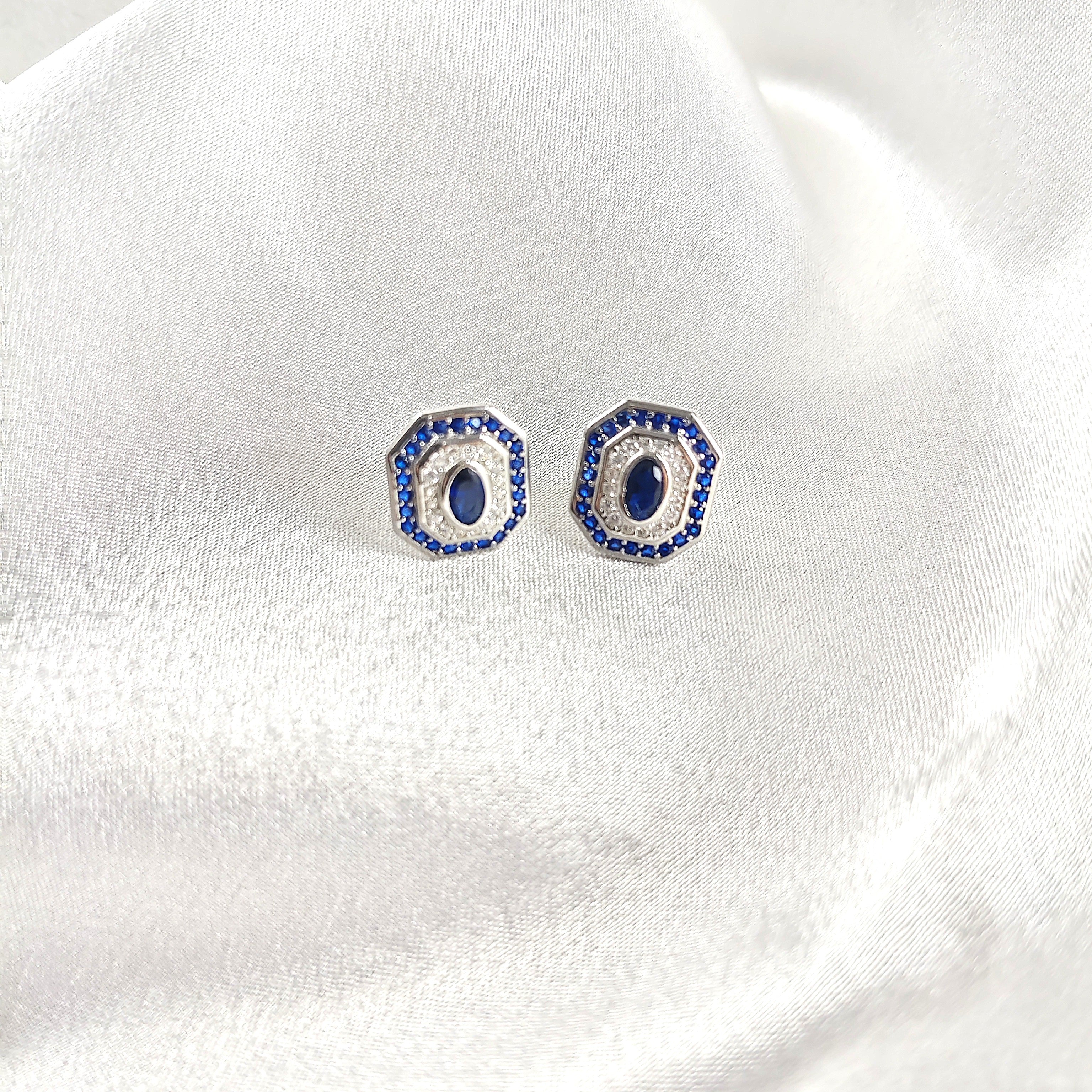 Boucles d’Oreilles “Élégance Saphir” en Argent Boucles d’Oreilles “Élégance Saphir” en Argent