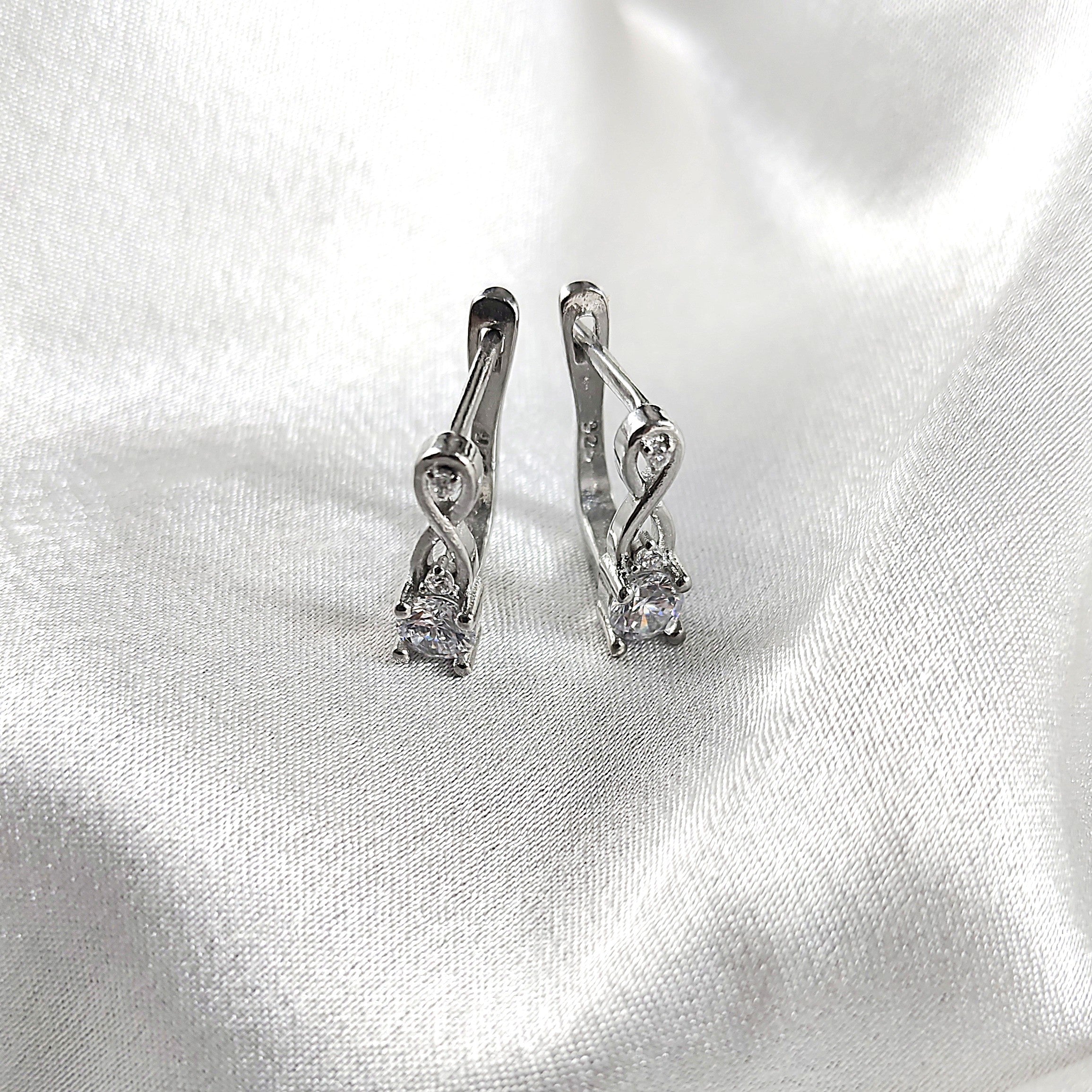 Boucles d’Oreilles “Élégance Infini” en Argent Boucles d’Oreilles “Élégance Infini” en Argent