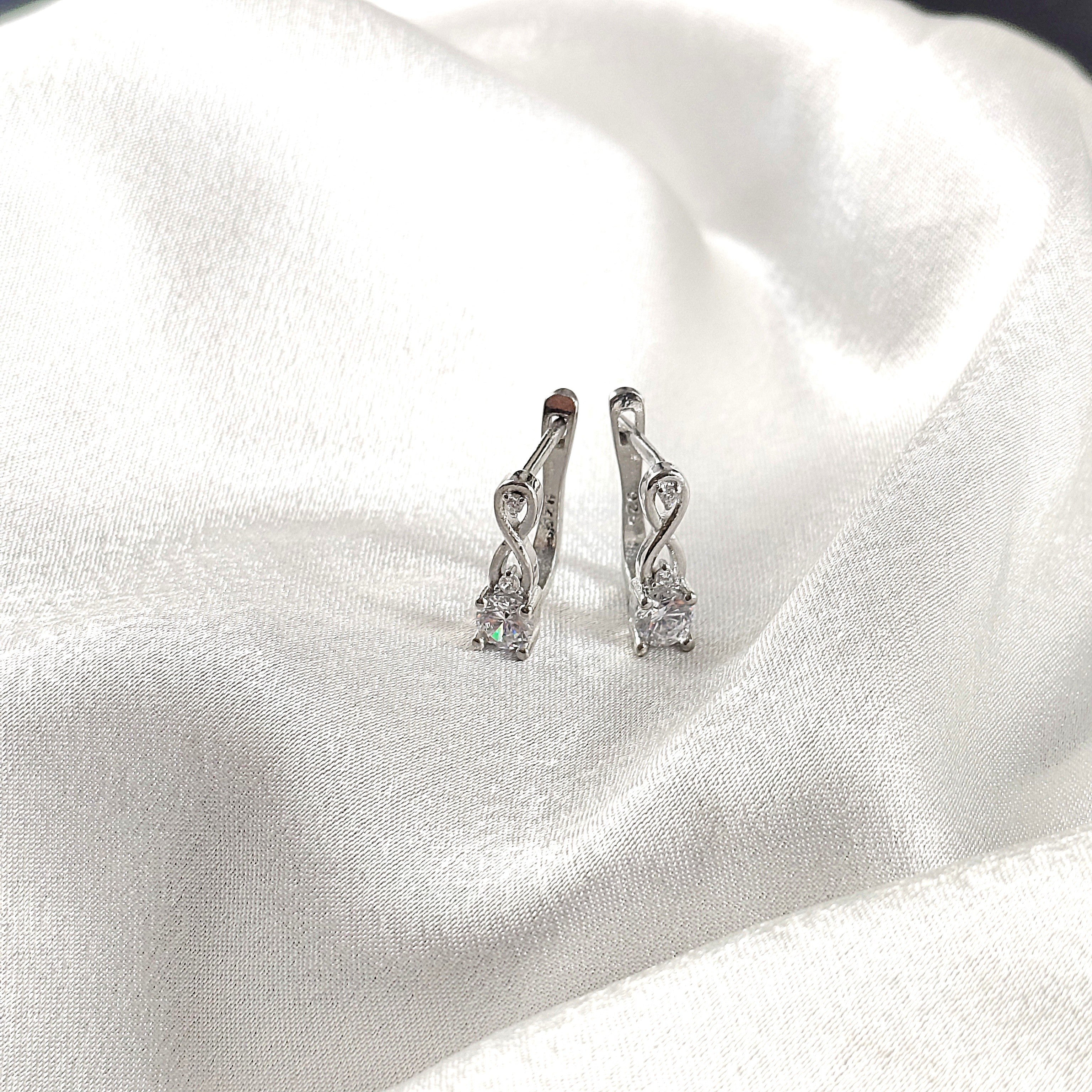 Boucles d’Oreilles “Élégance Infini” en Argent Boucles d’Oreilles “Élégance Infini” en Argent