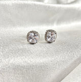 Boucles d’Oreilles “Éclat Carré” en Argent Boucles d’Oreilles “Éclat Carré” en Argent
