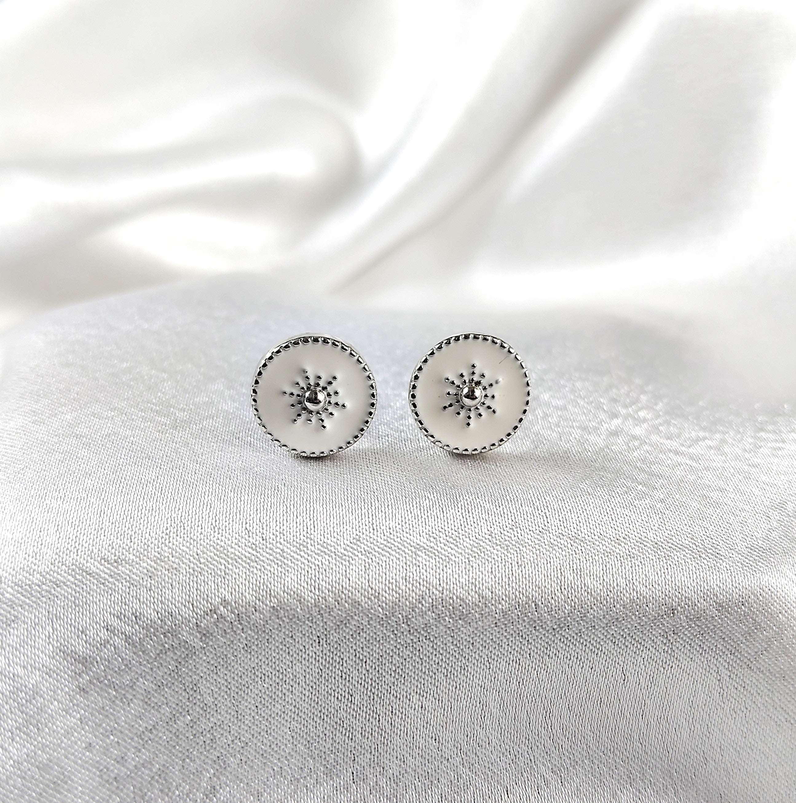 Boucles d’Oreilles “Étoile Émaillée” en Argent Boucles d’Oreilles “Étoile Émaillée” en Argent