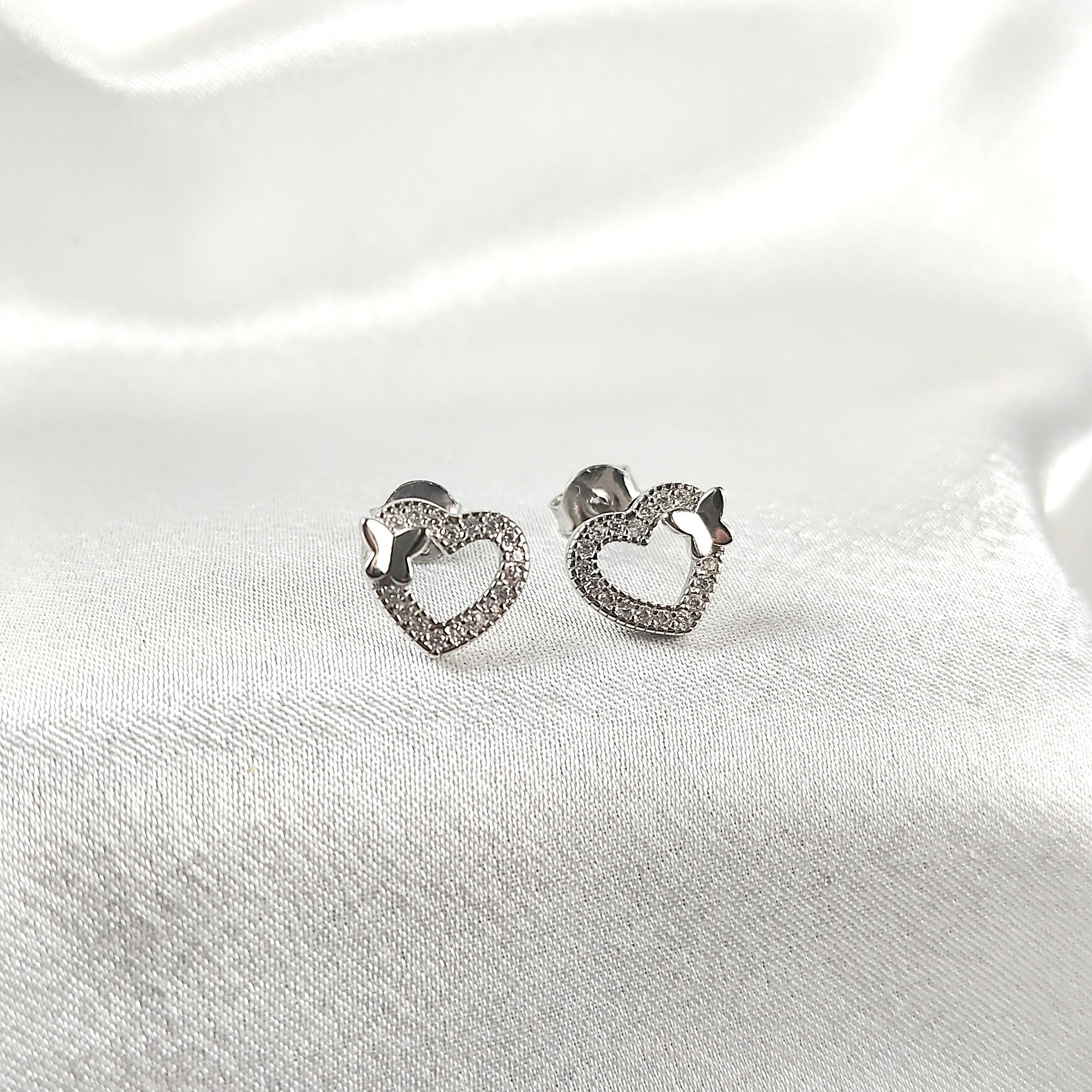 Boucles d’Oreilles “Cœur Papillon” en Argent Boucles d’Oreilles “Cœur Papillon” en Argent
