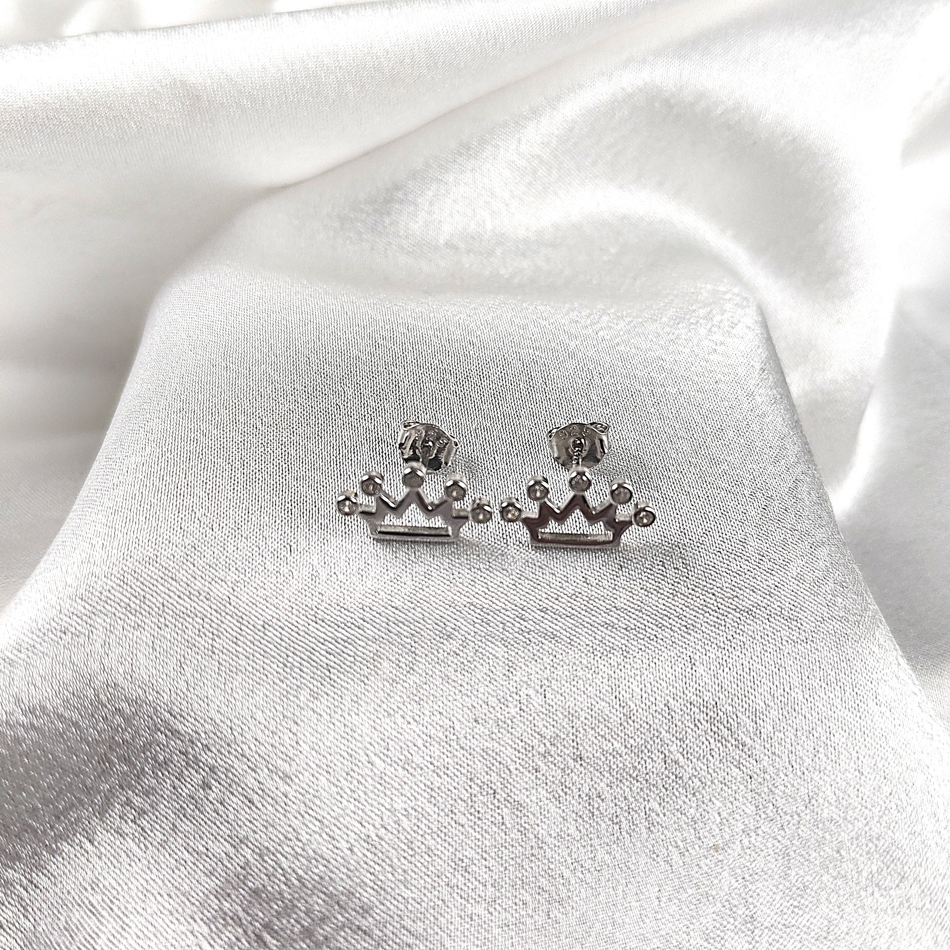 Boucles d’Oreilles “Petite Couronne” en Argent Boucles d’Oreilles “Petite Couronne” en Argent
