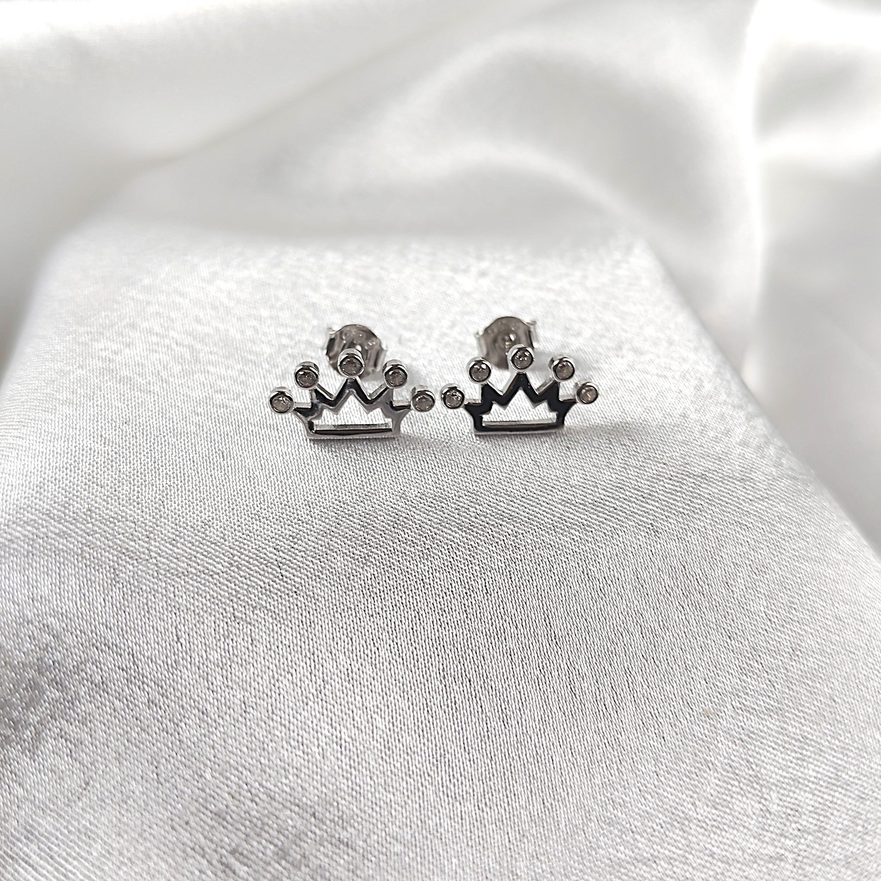 Boucles d’Oreilles “Petite Couronne” en Argent Boucles d’Oreilles “Petite Couronne” en Argent