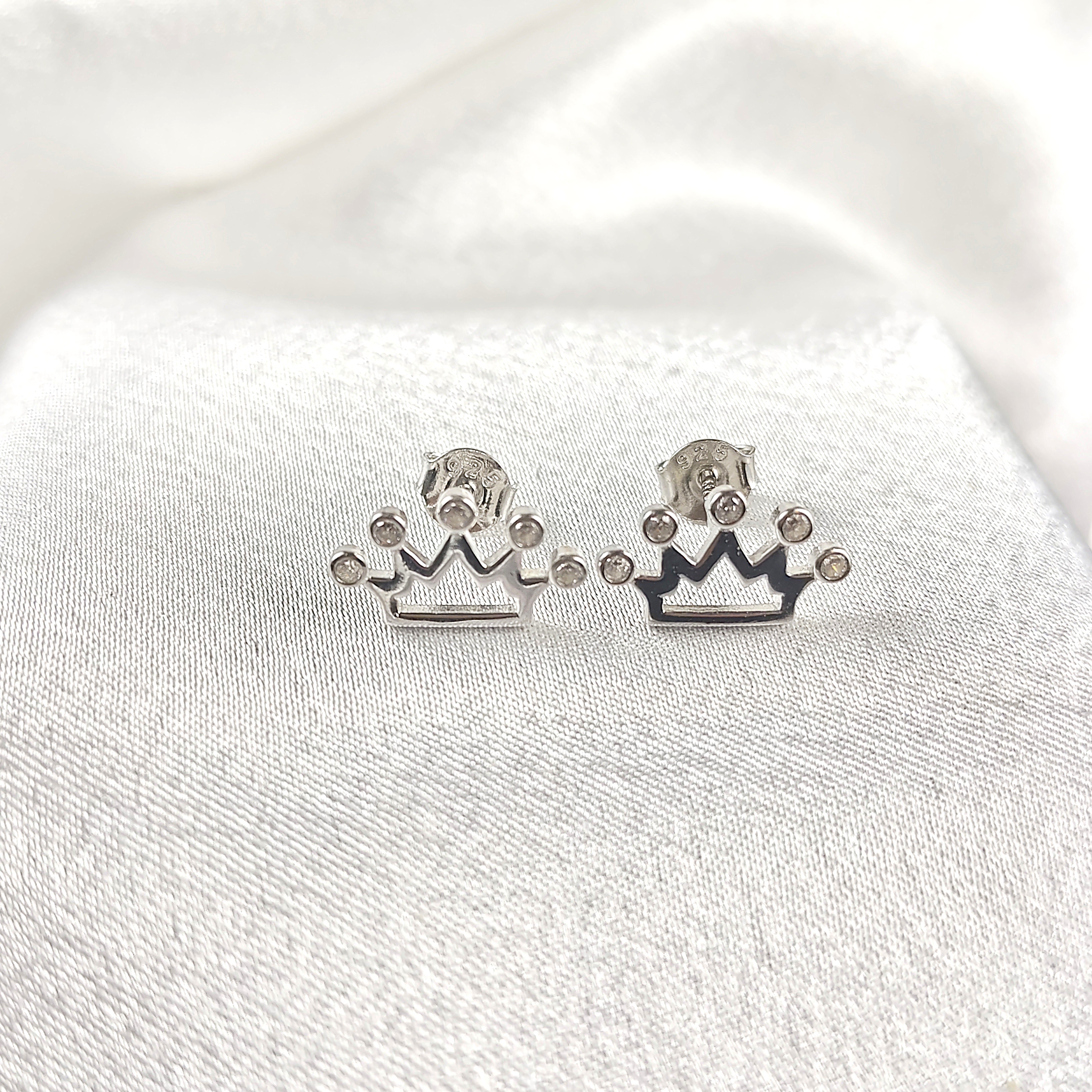 Boucles d’Oreilles “Petite Couronne” en Argent Boucles d’Oreilles “Petite Couronne” en Argent