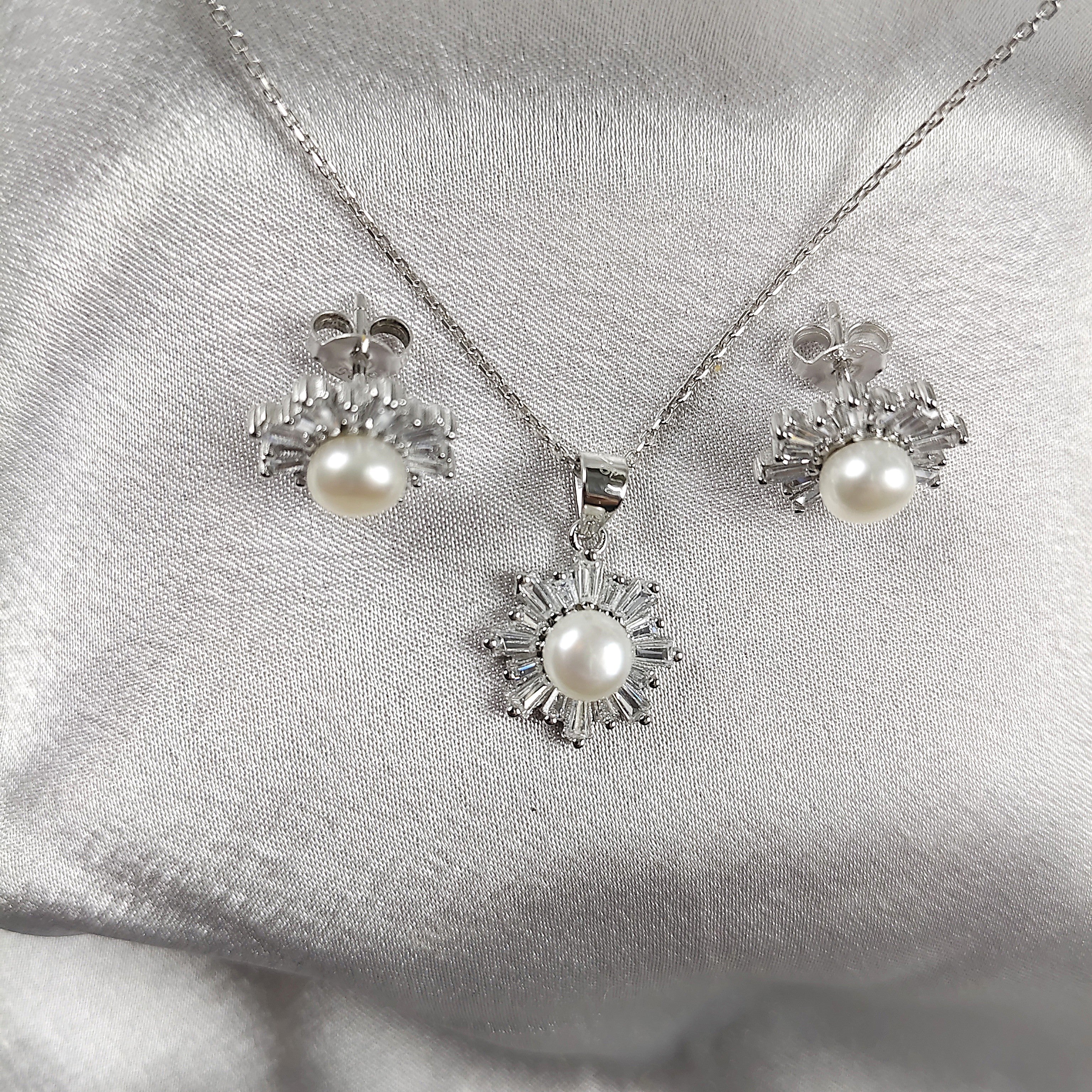 Parure “Éclat Perlé” en Argent Parure “Éclat Perlé” en Argent