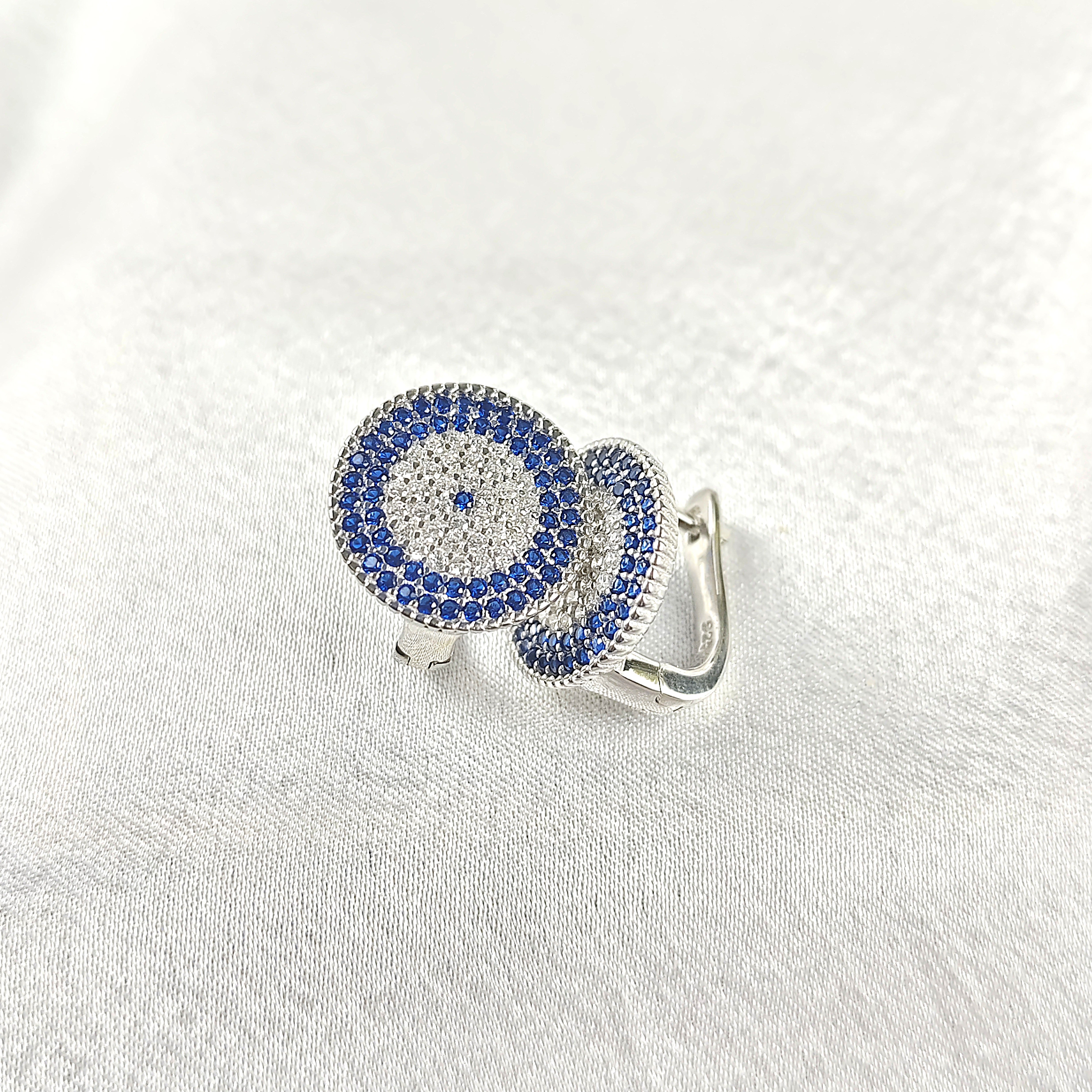 Boucles d’Oreilles “Œil Protecteur” en Argent et Oxydes Bleus Boucles d’Oreilles “Œil Protecteur” en Argent et Oxydes Bleus