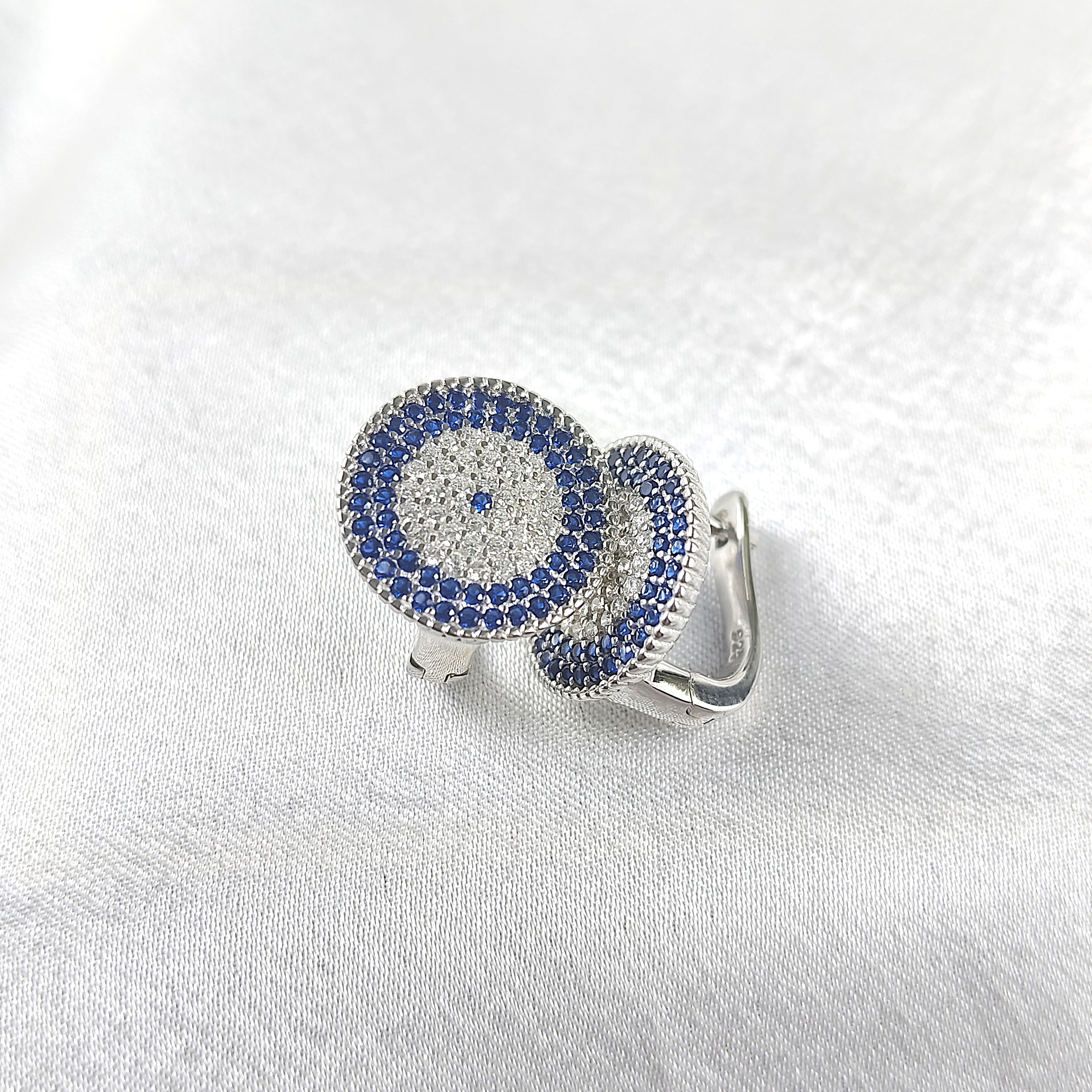 Boucles d’Oreilles “Œil Protecteur” en Argent et Oxydes Bleus Boucles d’Oreilles “Œil Protecteur” en Argent et Oxydes Bleus