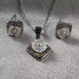 Parure “Fleur de Nacre” en Argent Parure “Fleur de Nacre” en Argent