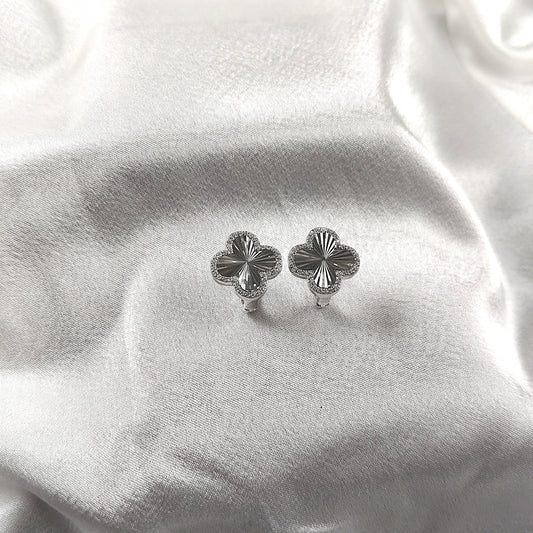 Boucles d’Oreilles “Trèfle Éclatant” en Argent