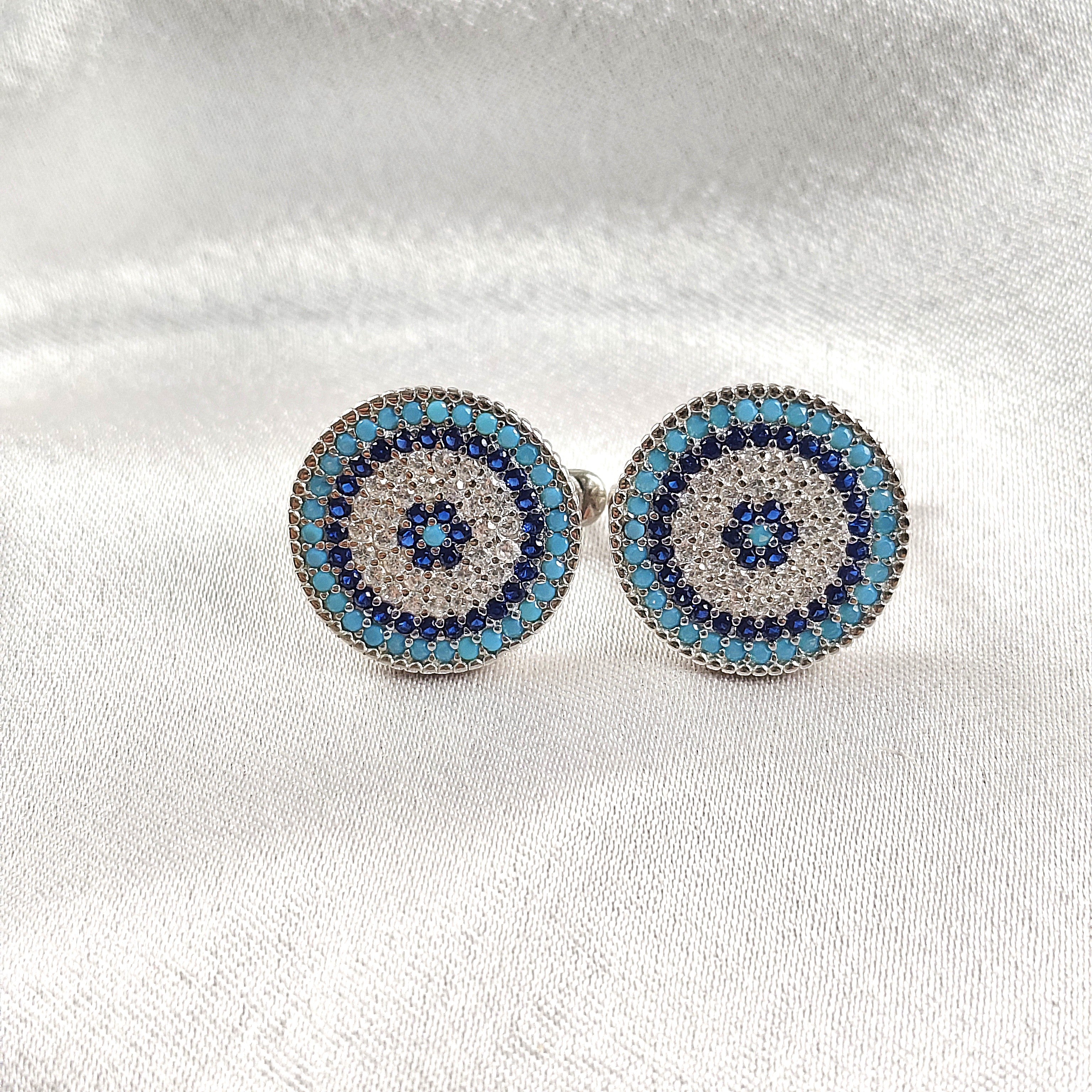 Boucles d’Oreilles “Œil Protecteur” en Argent et Zircons Bleus Boucles d’Oreilles “Œil Protecteur” en Argent et Zircons Bleus