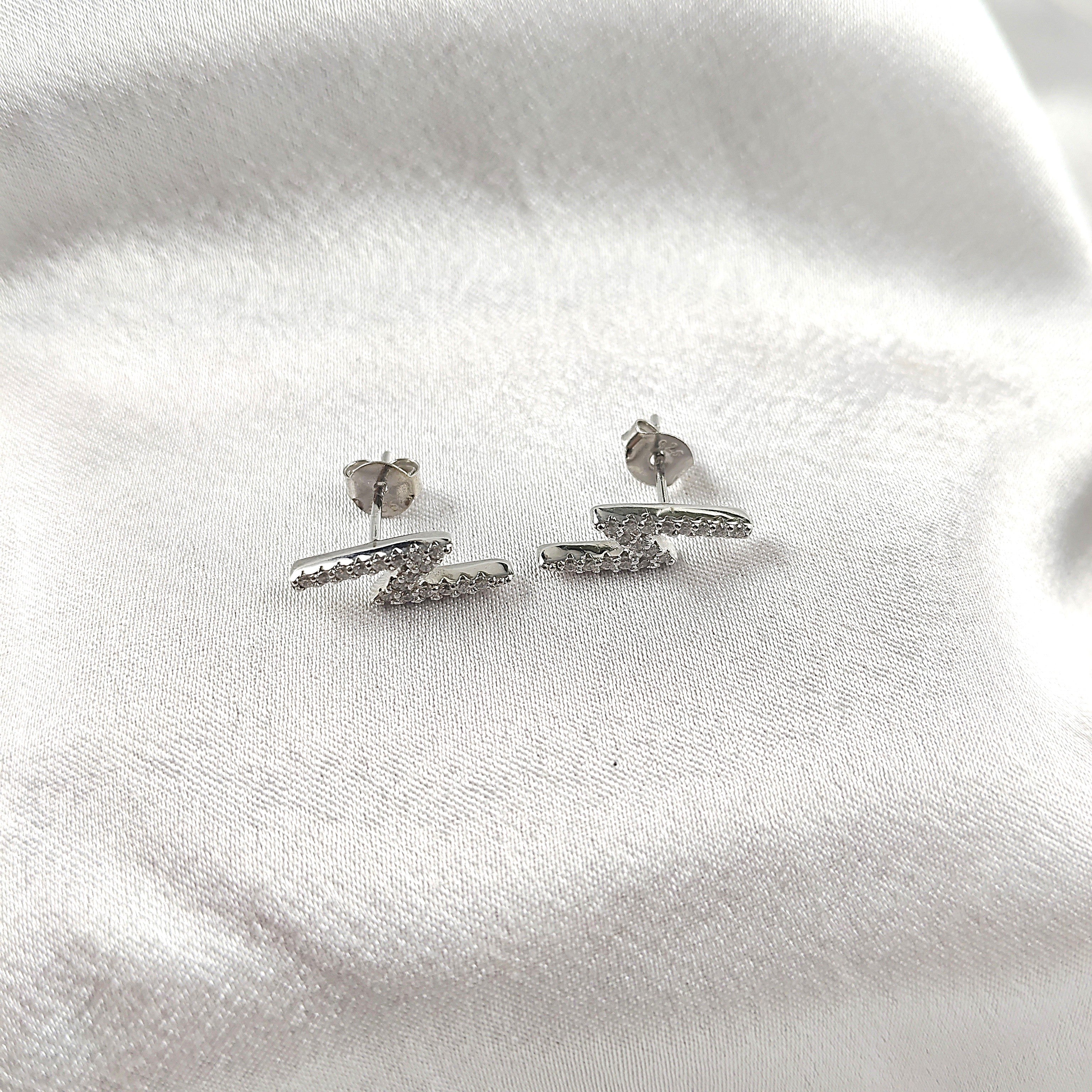 Boucles d’Oreilles “Éclat Moderne” en Argent Boucles d’Oreilles “Éclat Moderne” en Argent