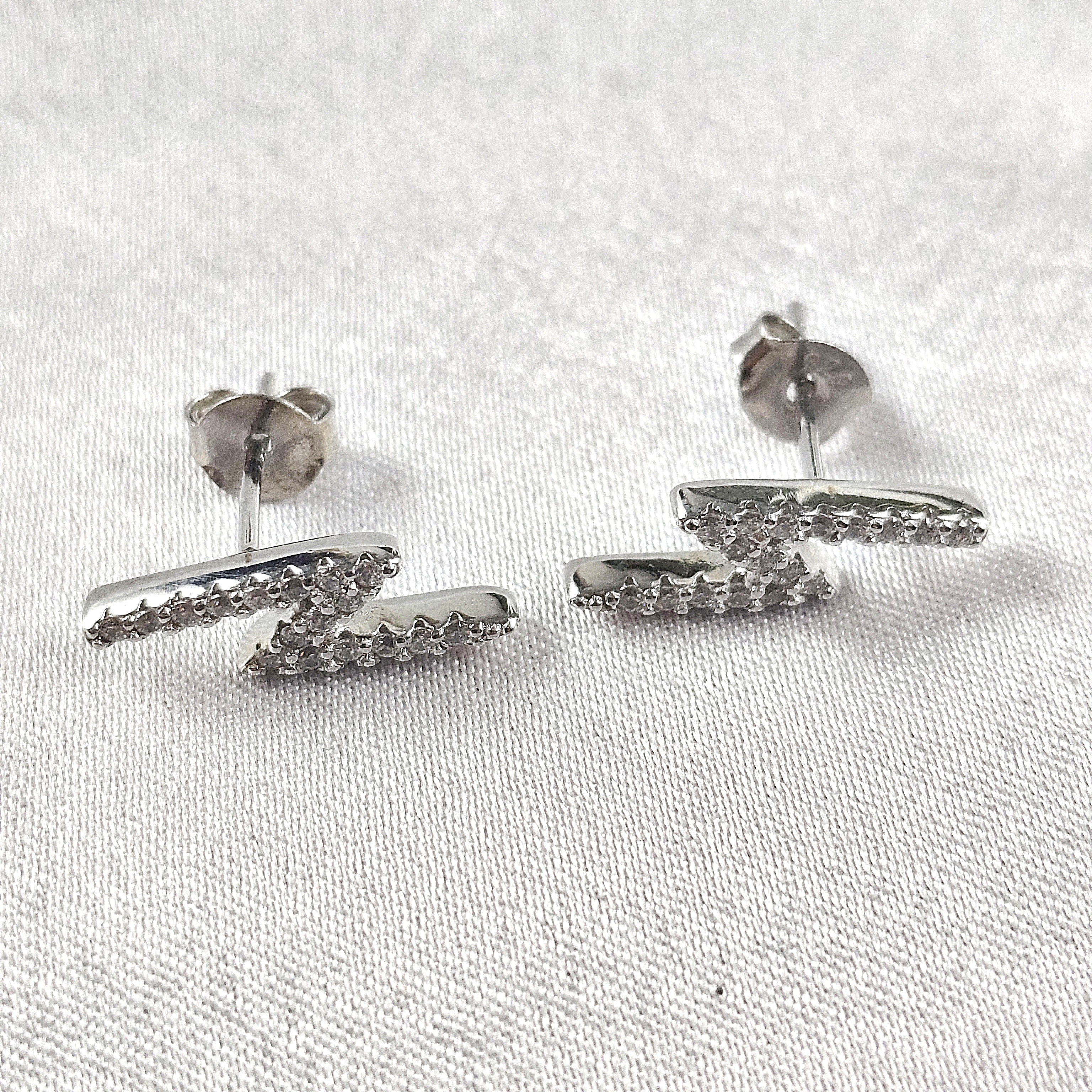 Boucles d’Oreilles “Éclat Moderne” en Argent Boucles d’Oreilles “Éclat Moderne” en Argent