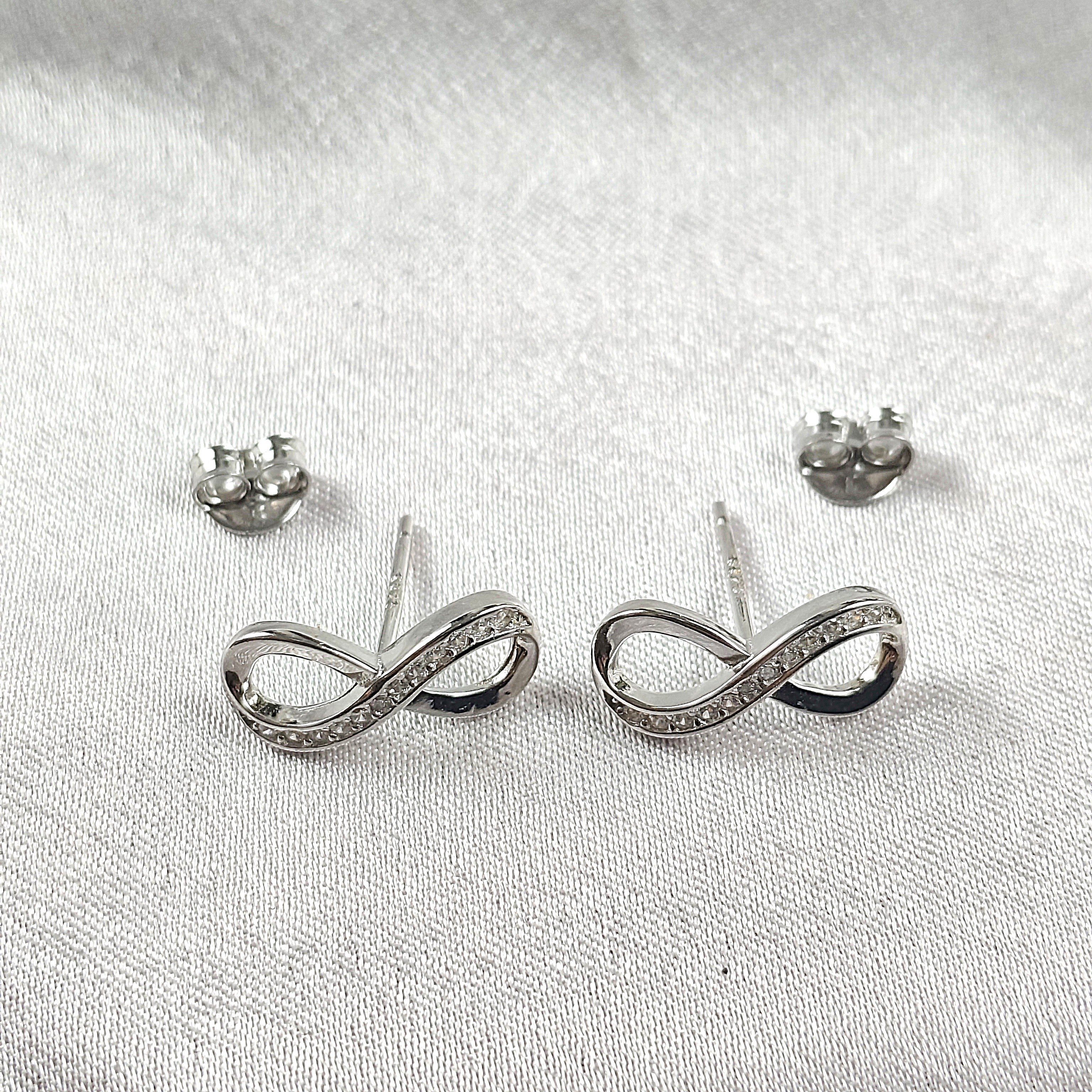 Boucles d’Oreilles “Symbole Infini” en Argent 925 Boucles d’Oreilles “Symbole Infini” en Argent 925