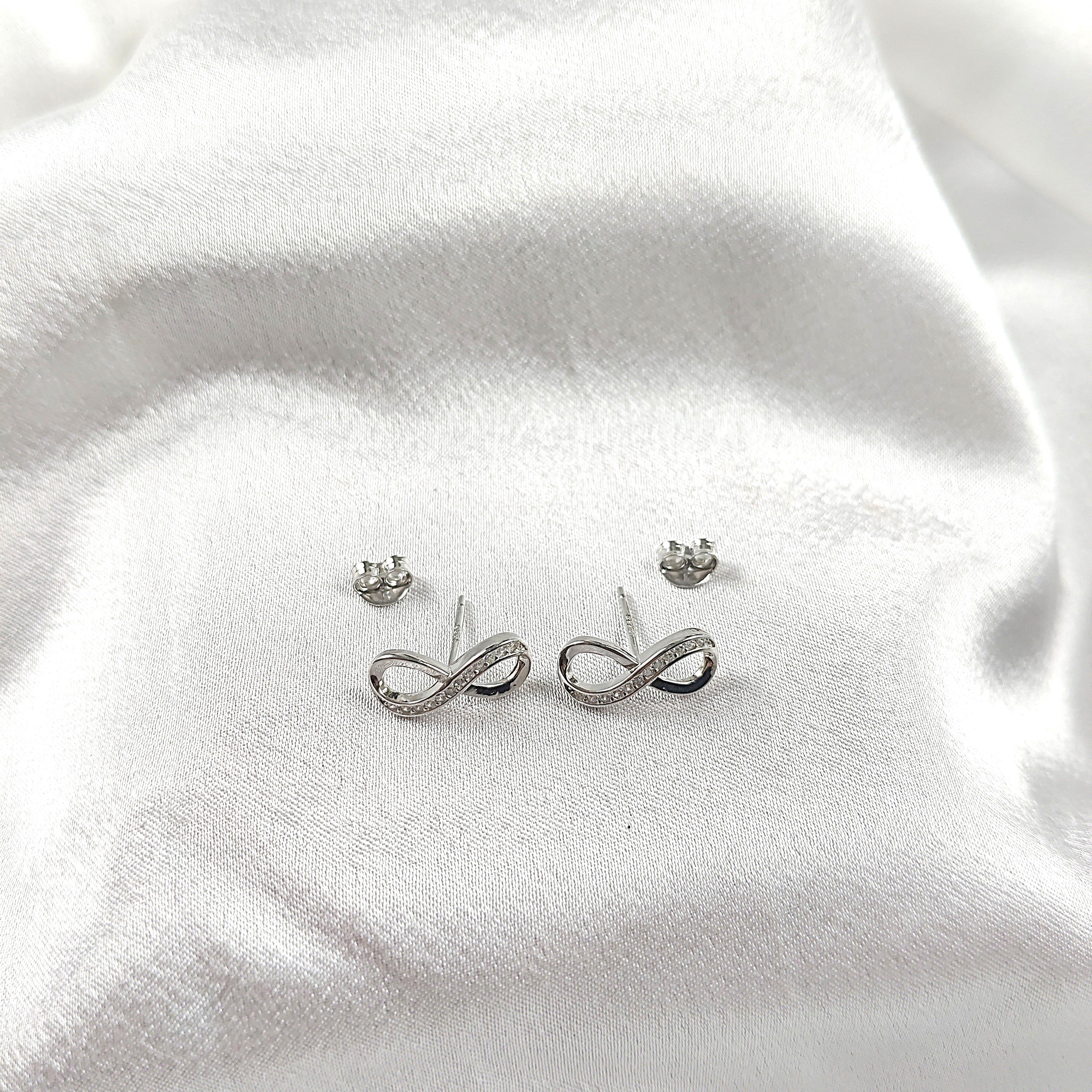 Boucles d’Oreilles “Symbole Infini” en Argent 925 Boucles d’Oreilles “Symbole Infini” en Argent 925