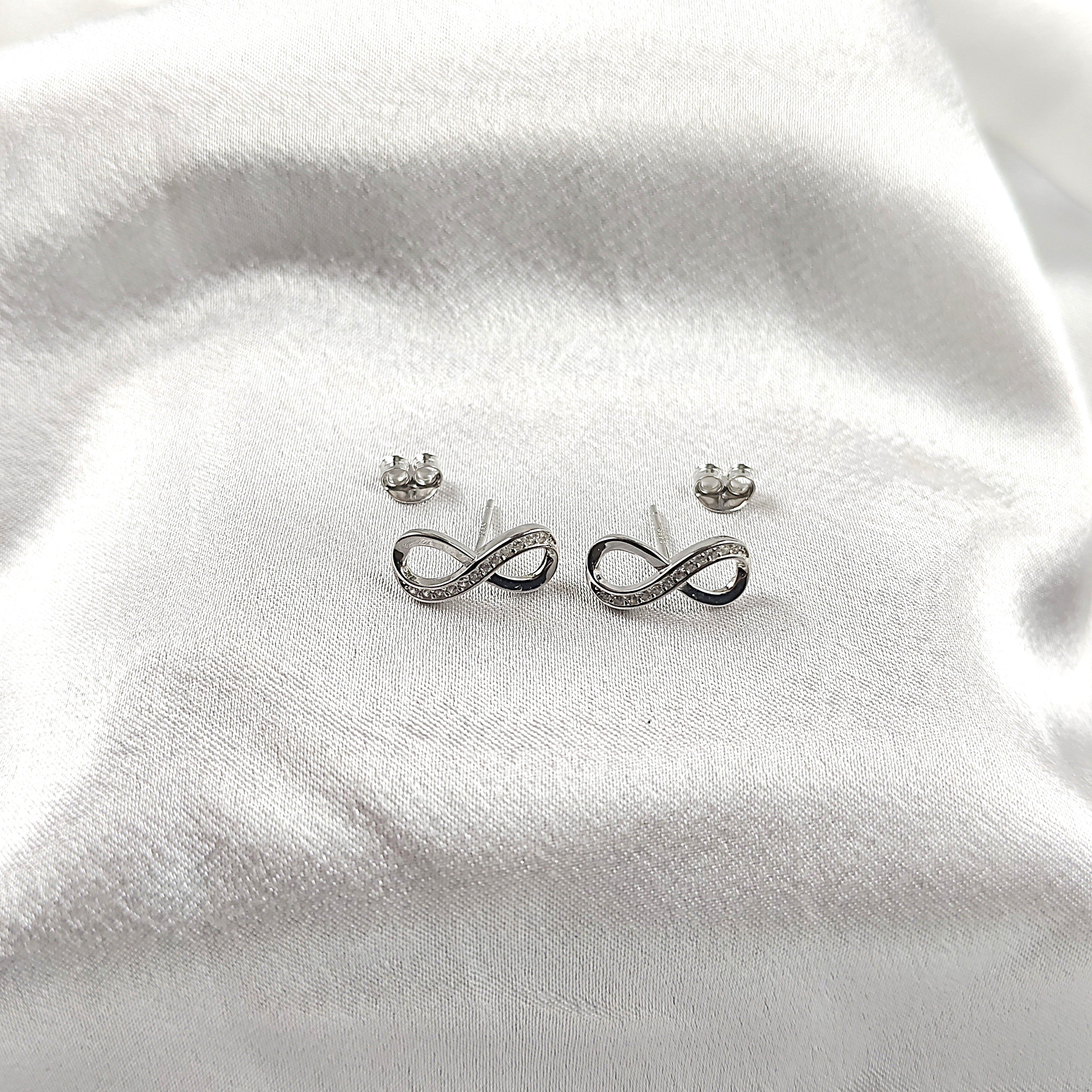 Boucles d’Oreilles “Symbole Infini” en Argent 925 Boucles d’Oreilles “Symbole Infini” en Argent 925