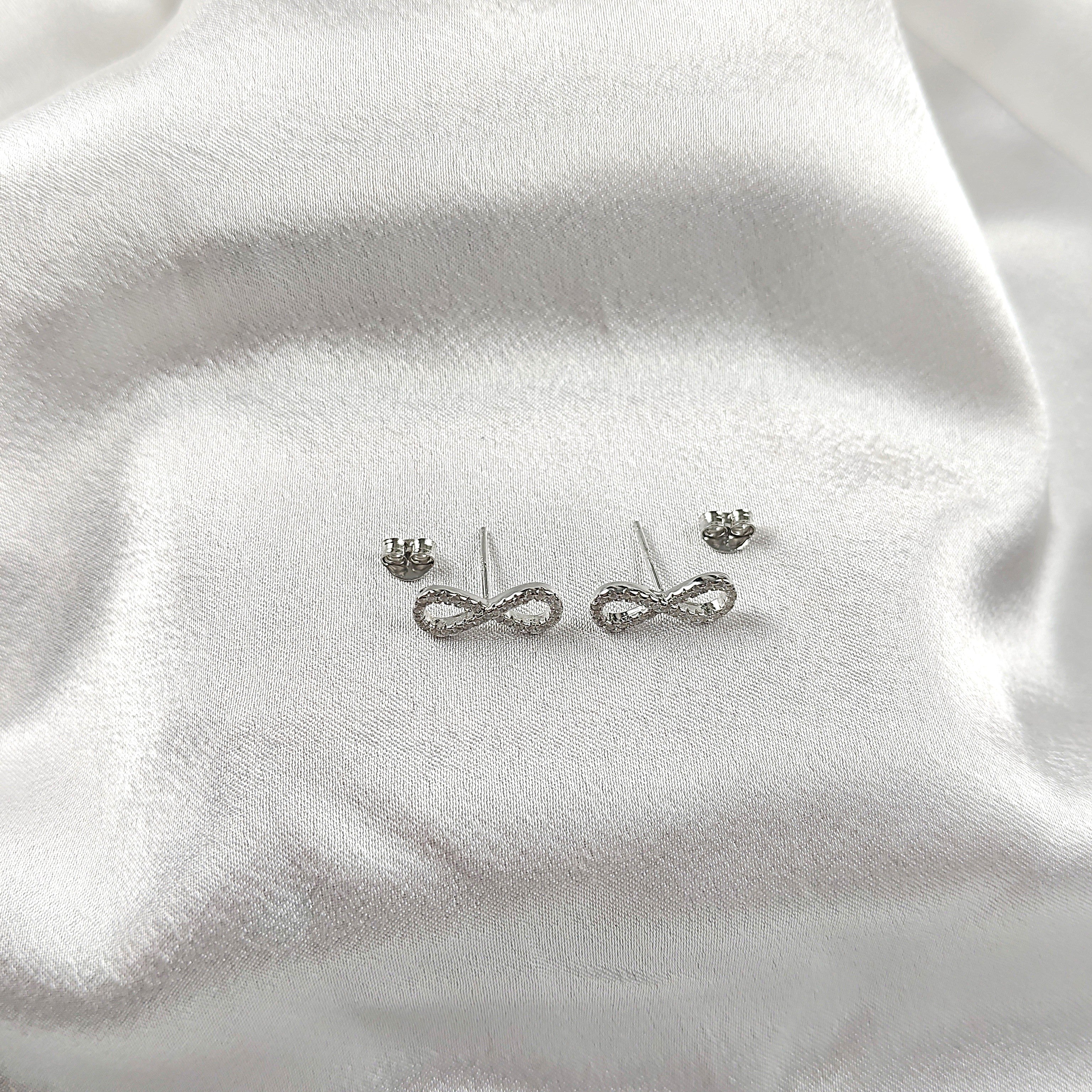Boucles d’Oreilles “Symbole Infini” en Argent 925 Boucles d’Oreilles “Symbole Infini” en Argent 925