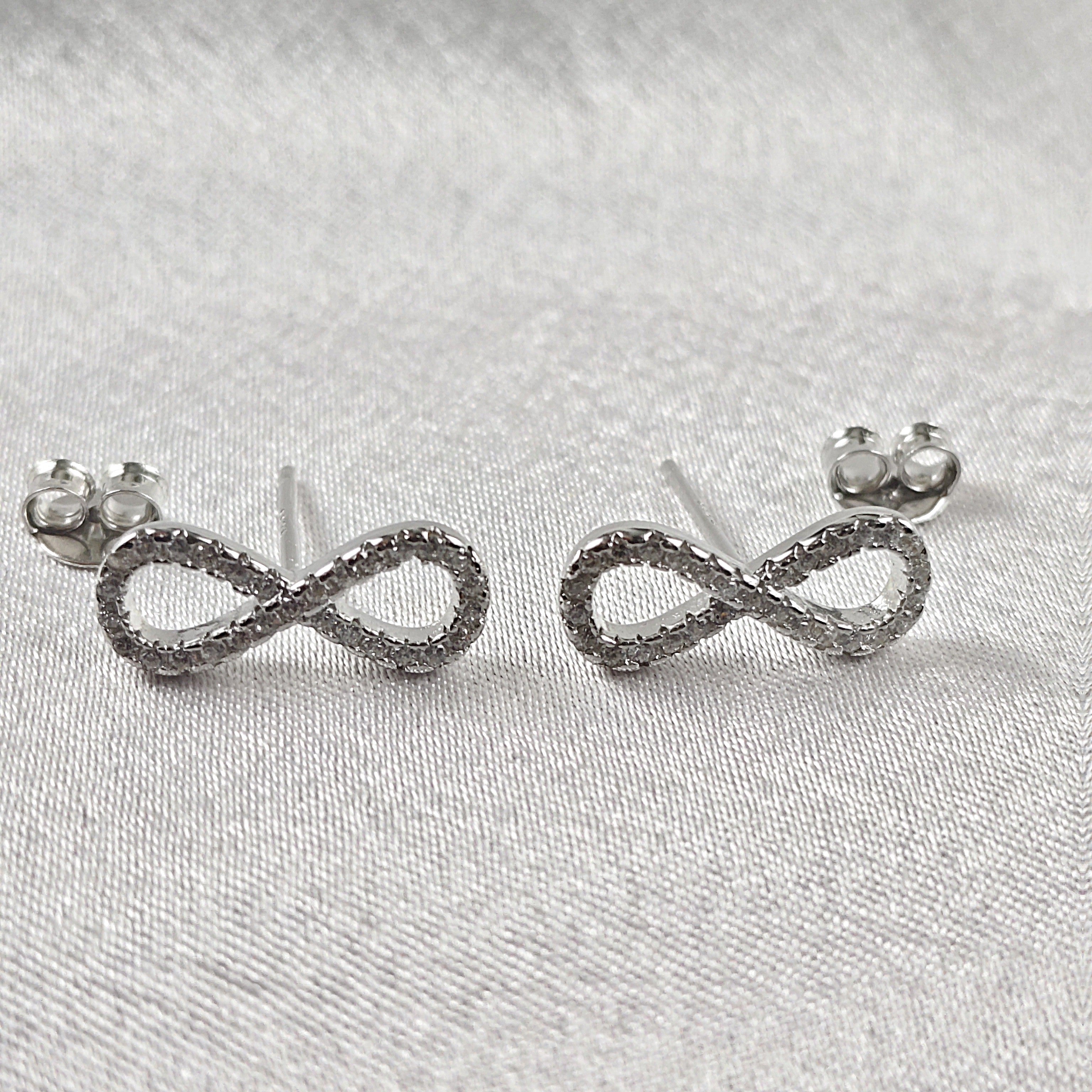 Boucles d’Oreilles Infini Pavées en Argent 925 Boucles d’Oreilles Infini Pavées en Argent 925