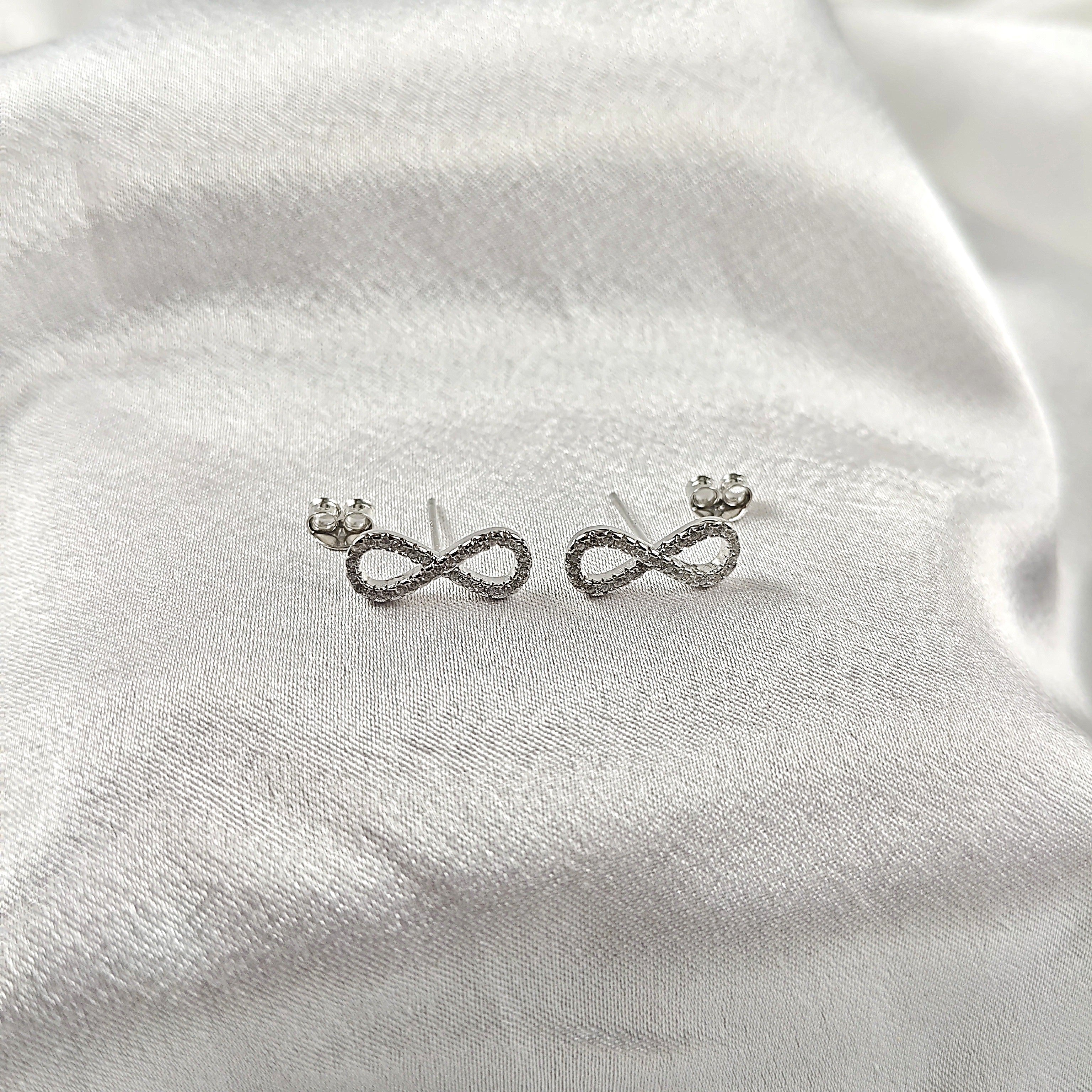 Boucles d’Oreilles Infini Pavées en Argent 925 Boucles d’Oreilles Infini Pavées en Argent 925