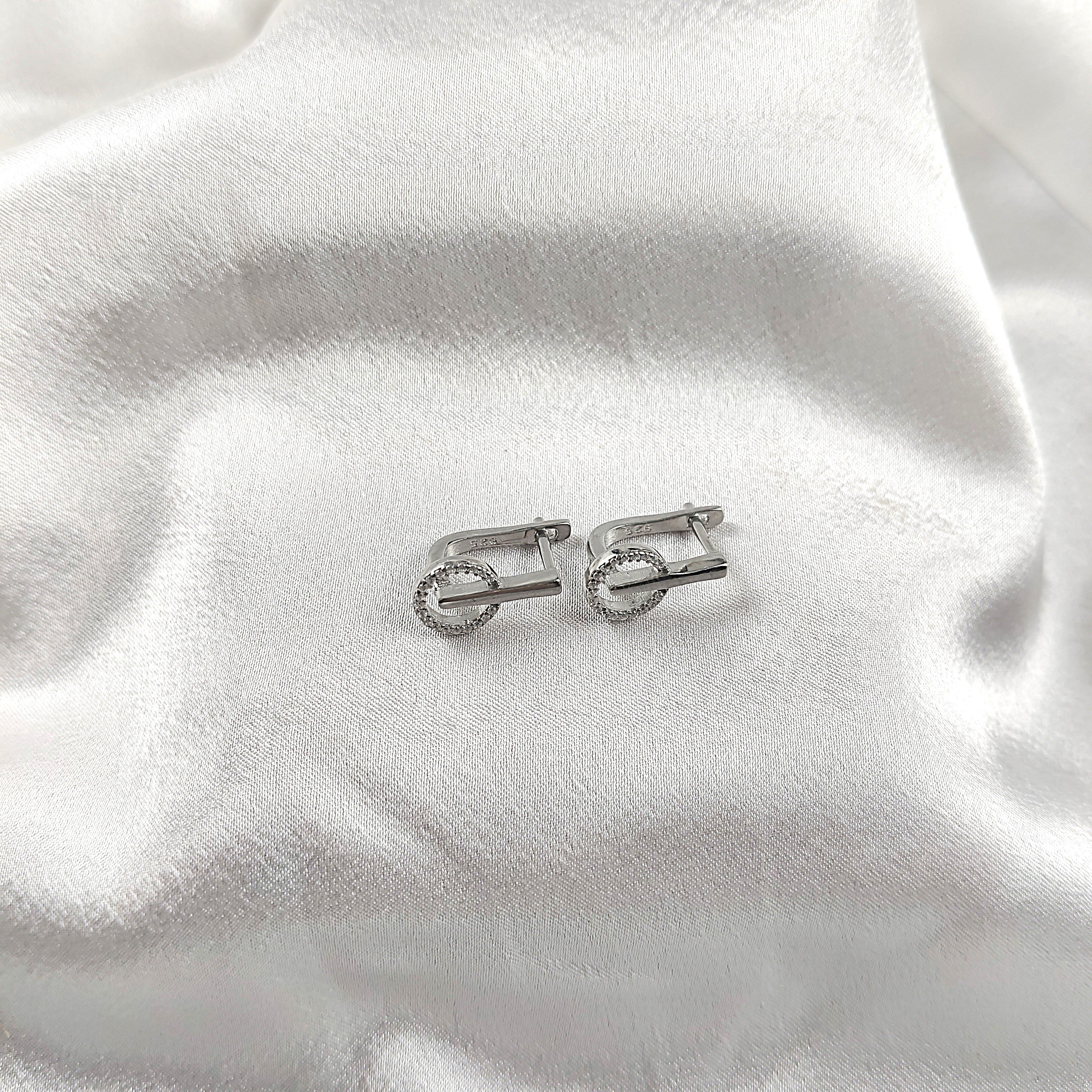 Boucles d’Oreilles Cercle & Barre en Argent 925 Boucles d’Oreilles Cercle & Barre en Argent 925