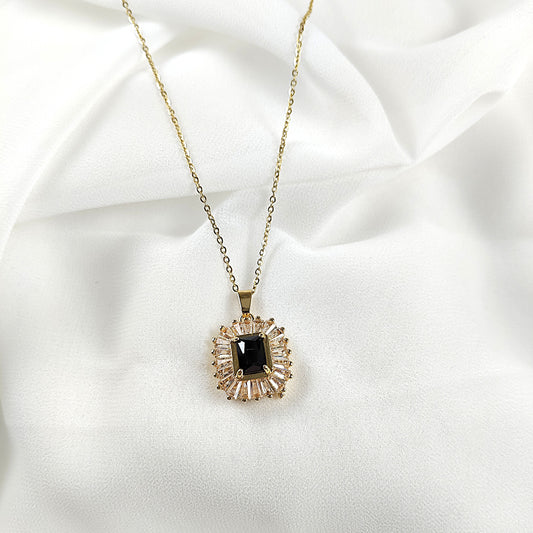 Collier Éclat Impérial en Acier Doré