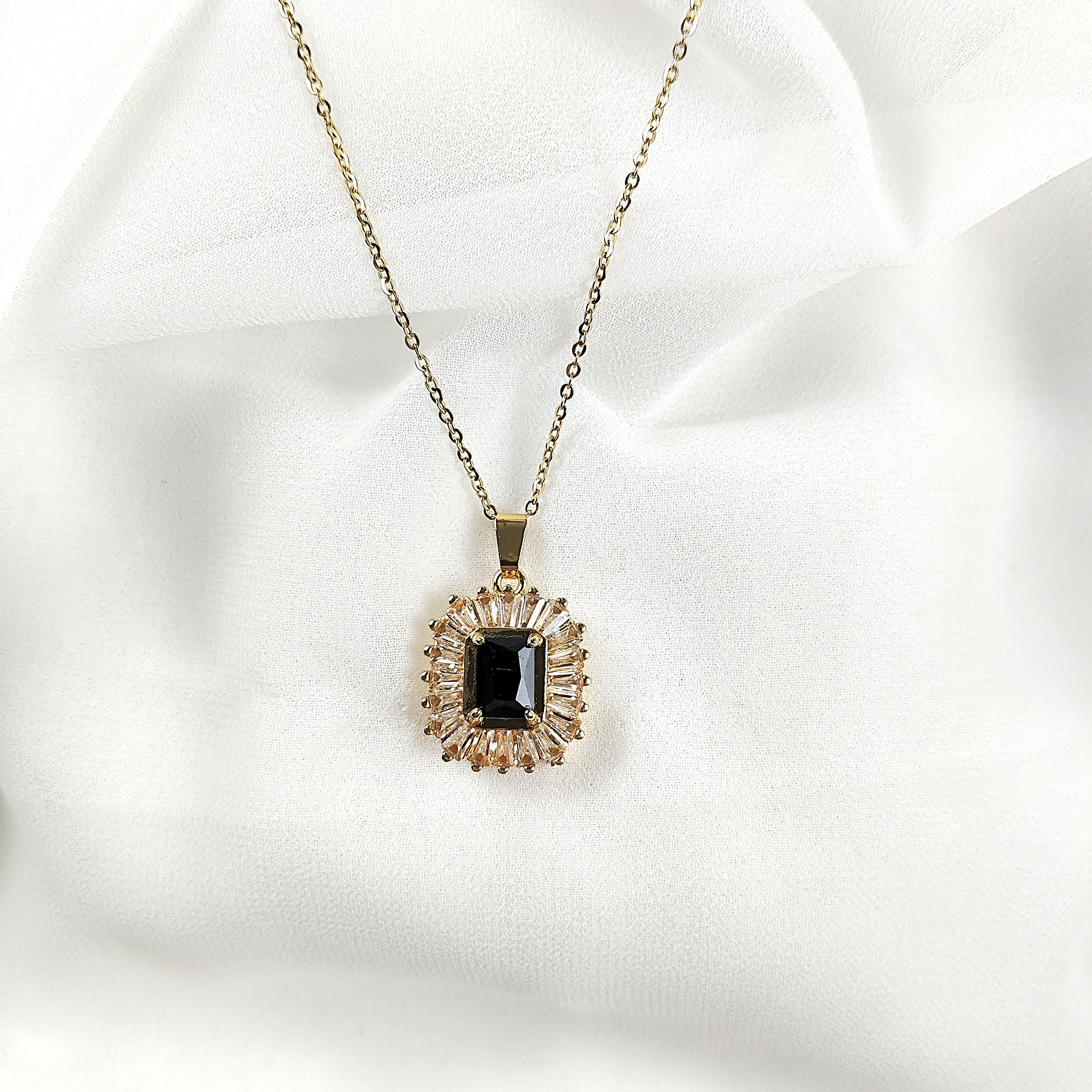 Collier Éclat Impérial en Acier Doré Collier Éclat Impérial en Acier Doré