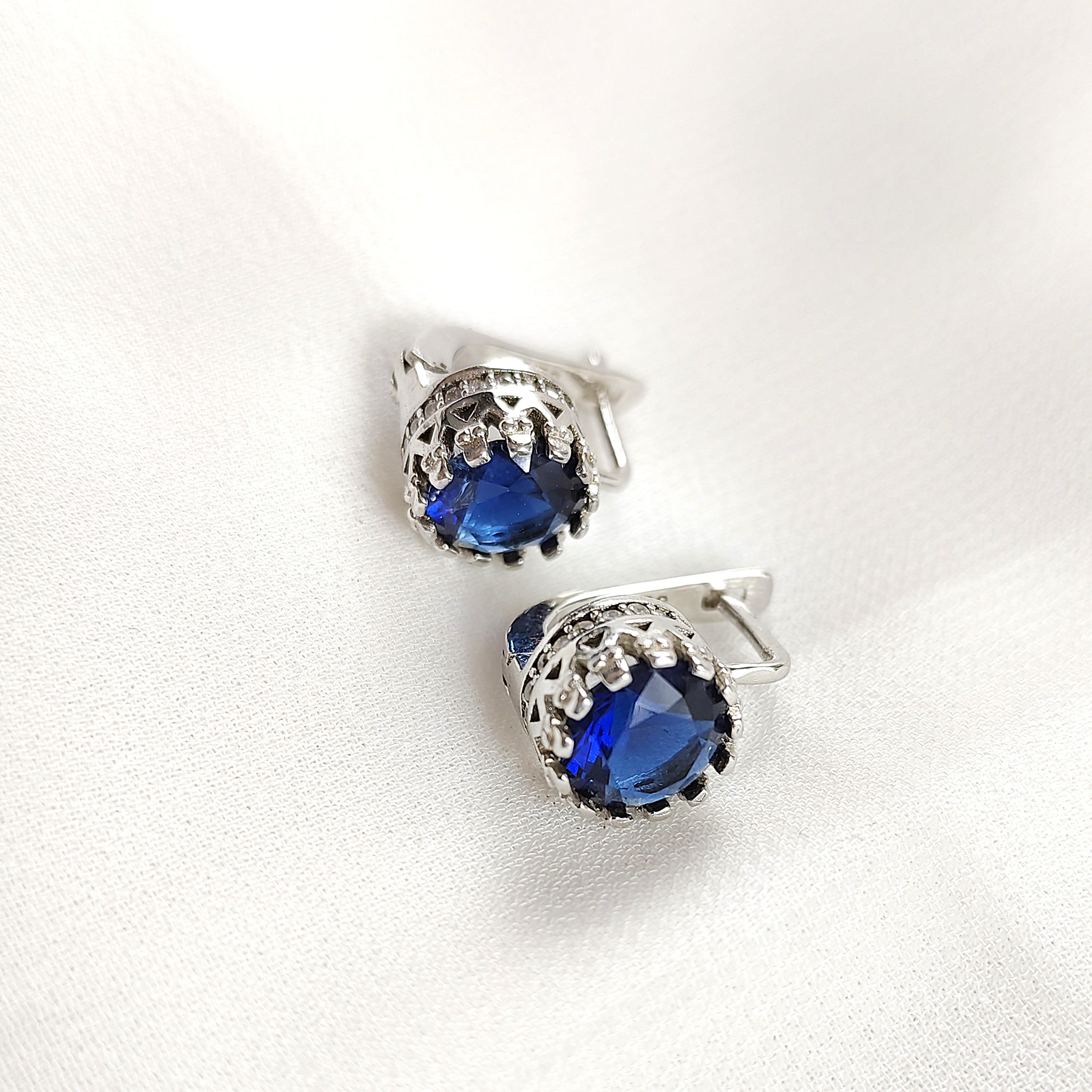 Boucles d’Oreilles en Argent 925 avec Pierre Bleue Royale Boucles d’Oreilles en Argent 925 avec Pierre Bleue Royale